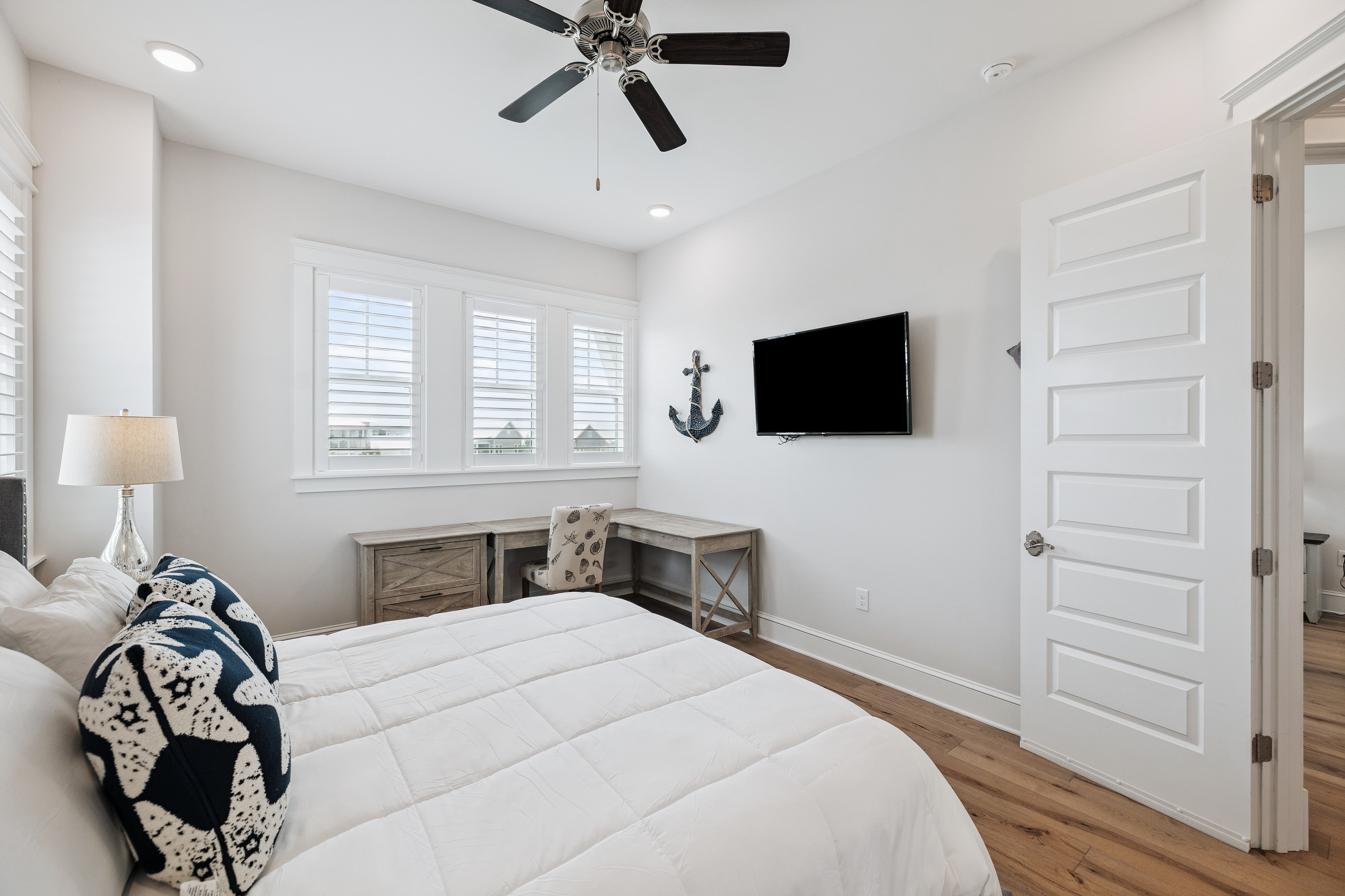  Spacious 3-Level Home With Elevator & Steps to Community Pool - 物件實景