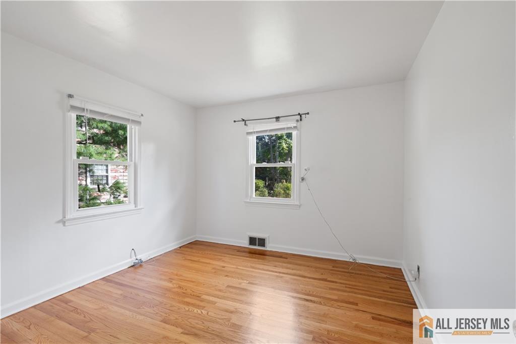 Piscataway, New Jersey, 08854, United States, 3 Bedrooms Bedrooms, ,2 BathroomsBathrooms,Residential,For Sale,1940160
