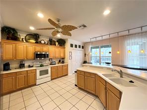 KISSIMMEE, Florida, 34747, United States, 7 Bedrooms Bedrooms, ,6 BathroomsBathrooms,Residential,For Sale,1980023