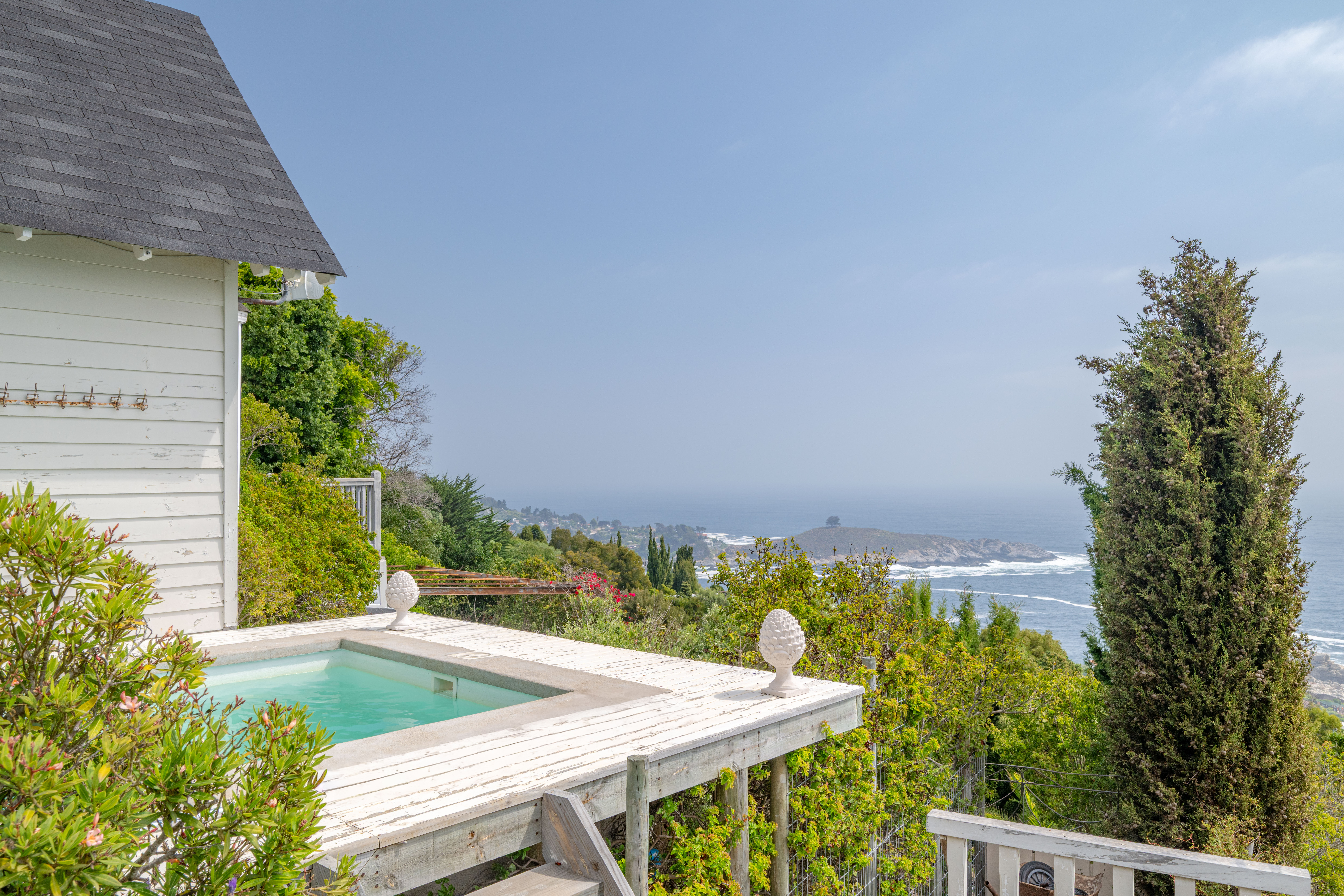  Georgian-style home in El Boldo gated community with ocean views - 物件實景
