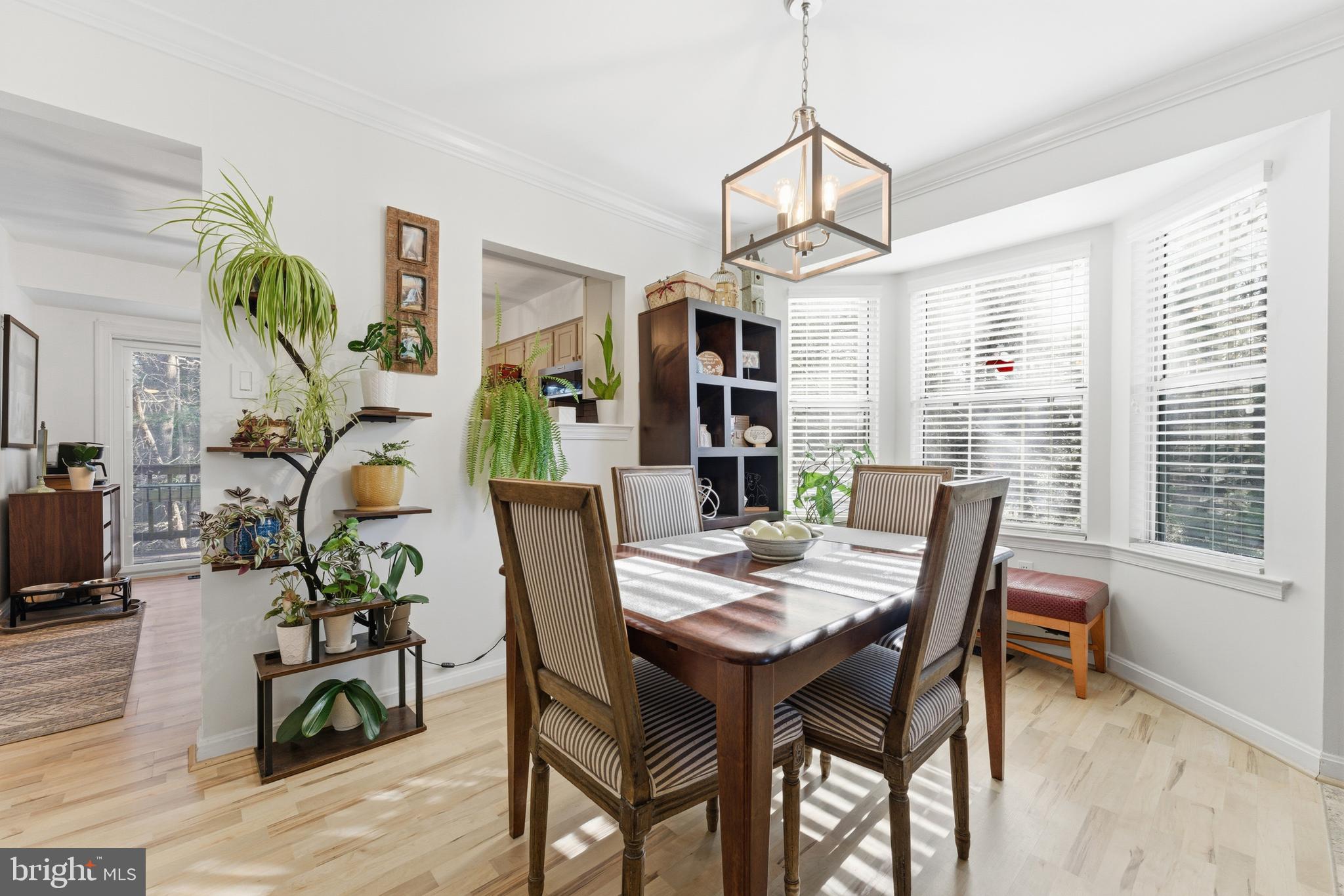 Clifton, Virginia, 20124, United States, 2 Bedrooms Bedrooms, ,3 BathroomsBathrooms,Residential,For Sale,2001572