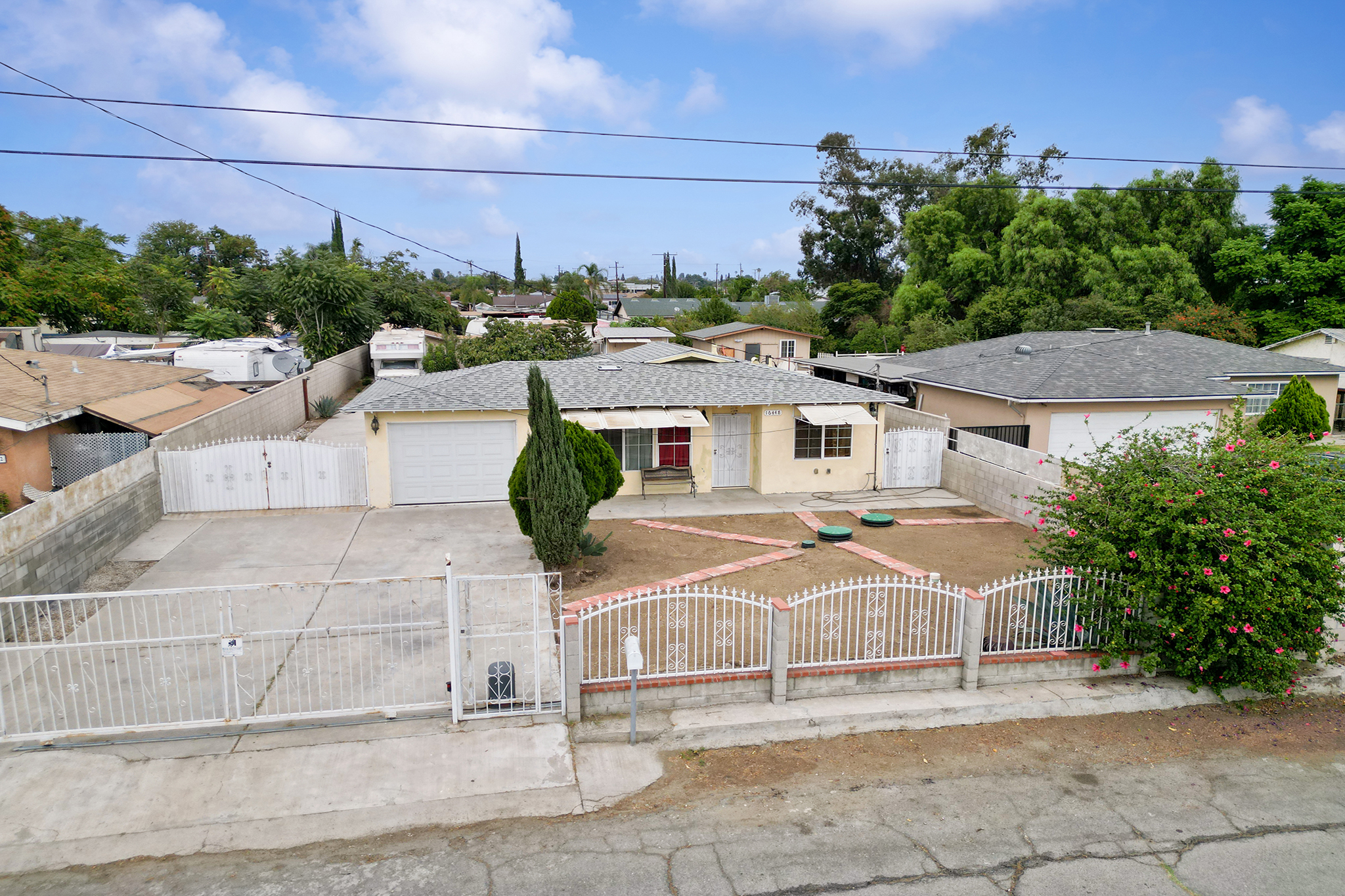 Fontana, California, 92335, United States, 2 Bedrooms Bedrooms, ,1 BathroomBathrooms,Residential,For Sale,1974316