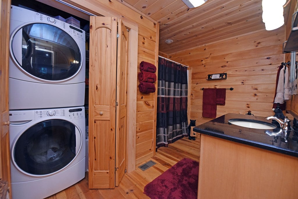 Morganton, Georgia, 30560, United States, 3 Bedrooms Bedrooms, ,3 BathroomsBathrooms,Residential,For Sale,2001916