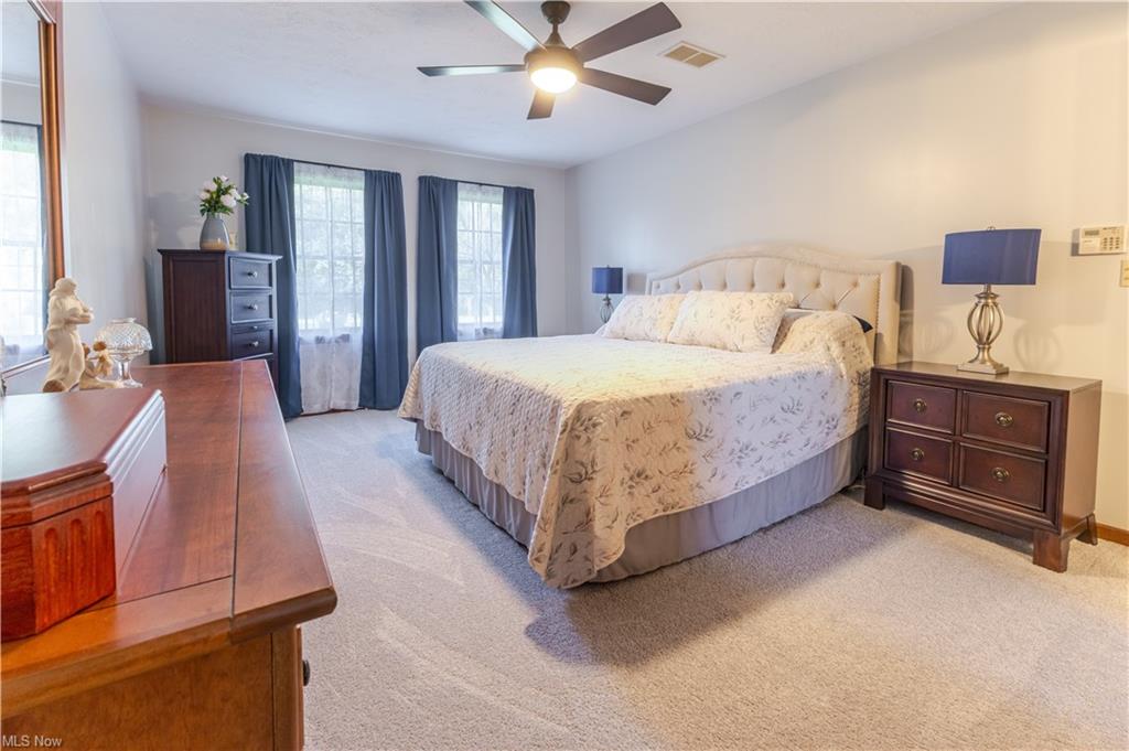 Chester, West Virginia, 26034, United States, 3 Bedrooms Bedrooms, ,3 BathroomsBathrooms,Residential,For Sale,1975770