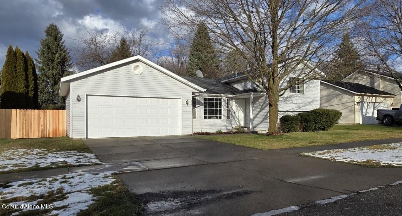 Hayden, Idaho, 83835, United States, 4 Bedrooms Bedrooms, ,3 BathroomsBathrooms,Residential,For Sale,2009648