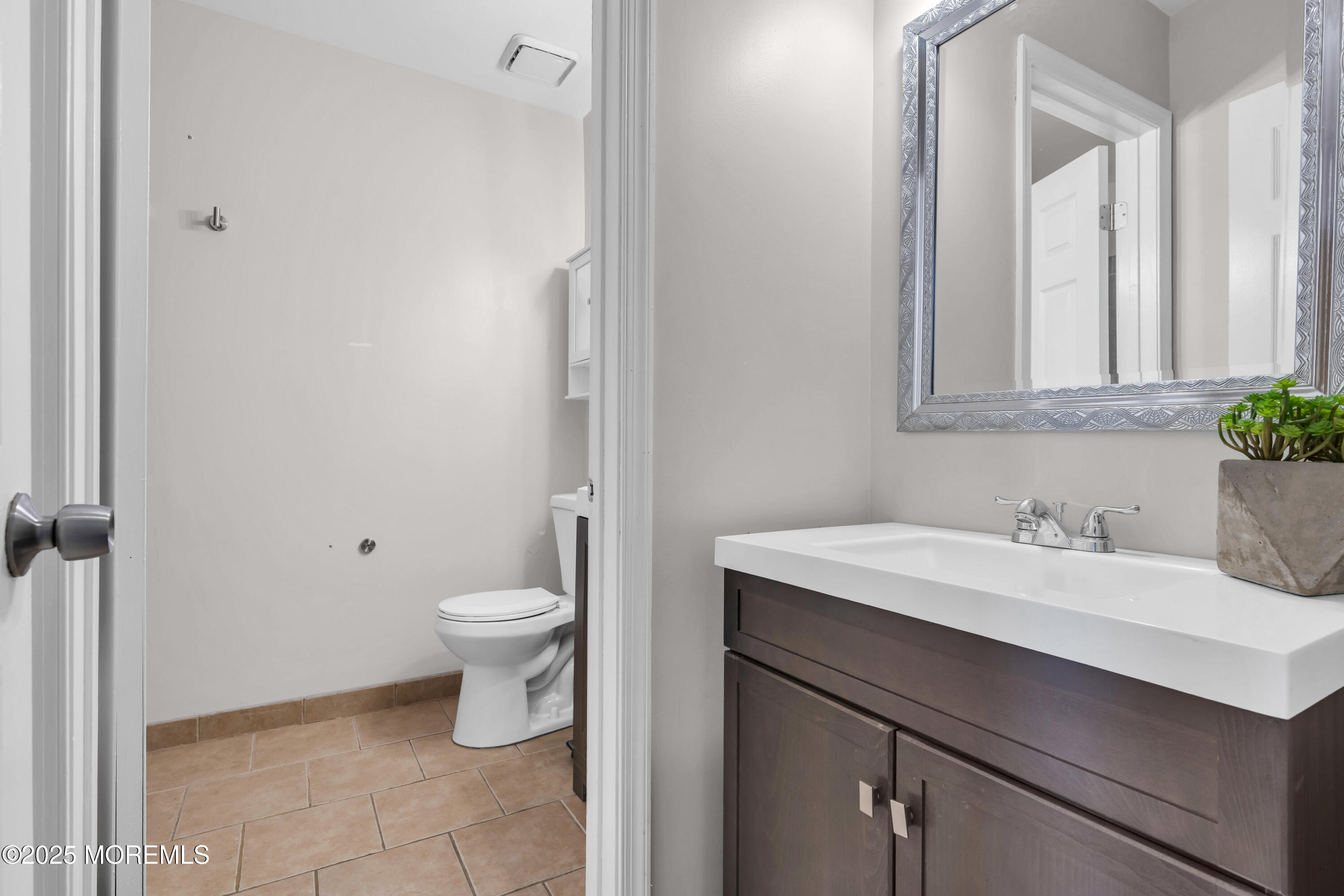 Freehold, New Jersey, 07728, United States, 3 Bedrooms Bedrooms, ,3 BathroomsBathrooms,Residential,For Sale,1932394