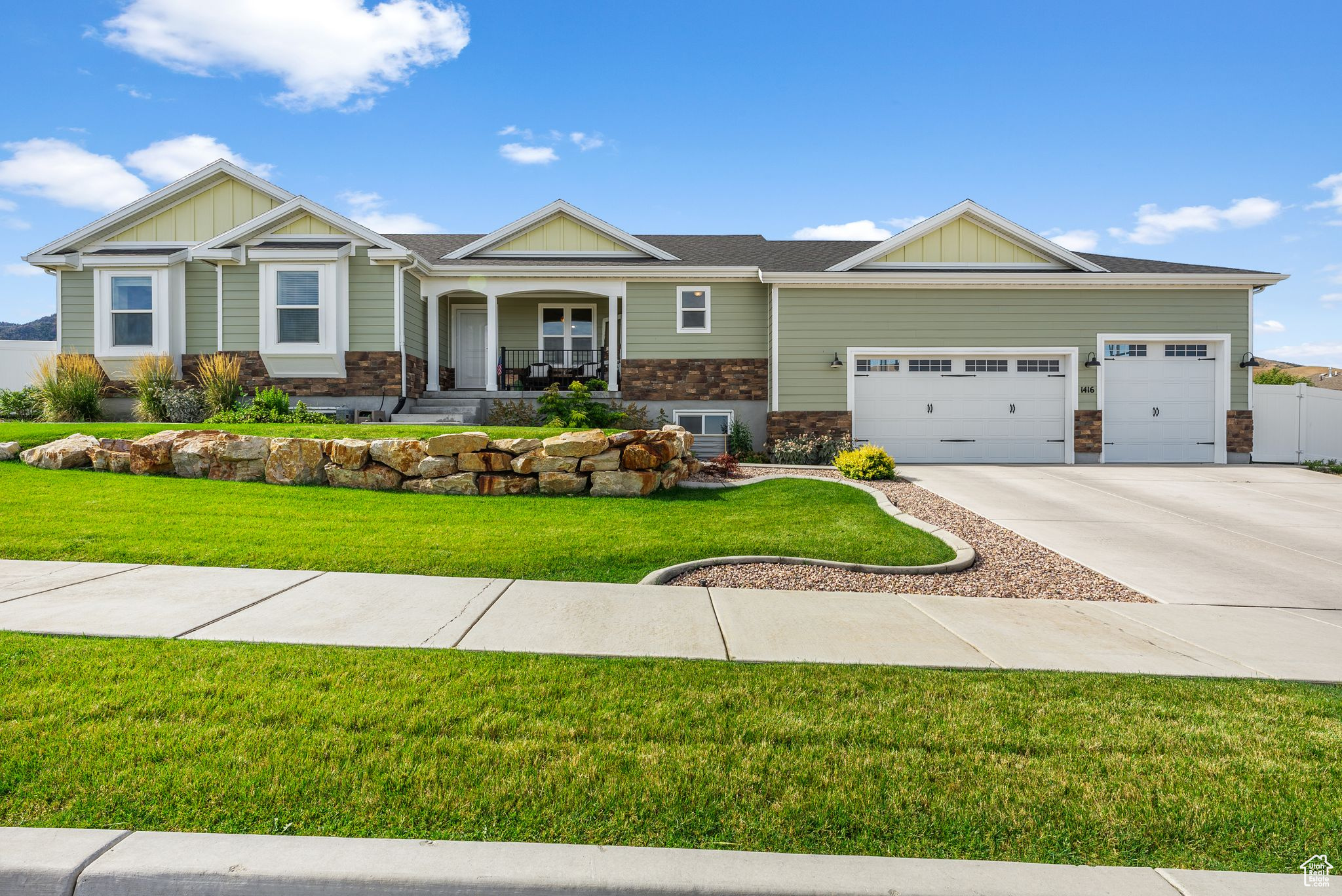 Tooele, Utah, 84074, United States, 5 Bedrooms Bedrooms, ,3 BathroomsBathrooms,Residential,For Sale,1907581