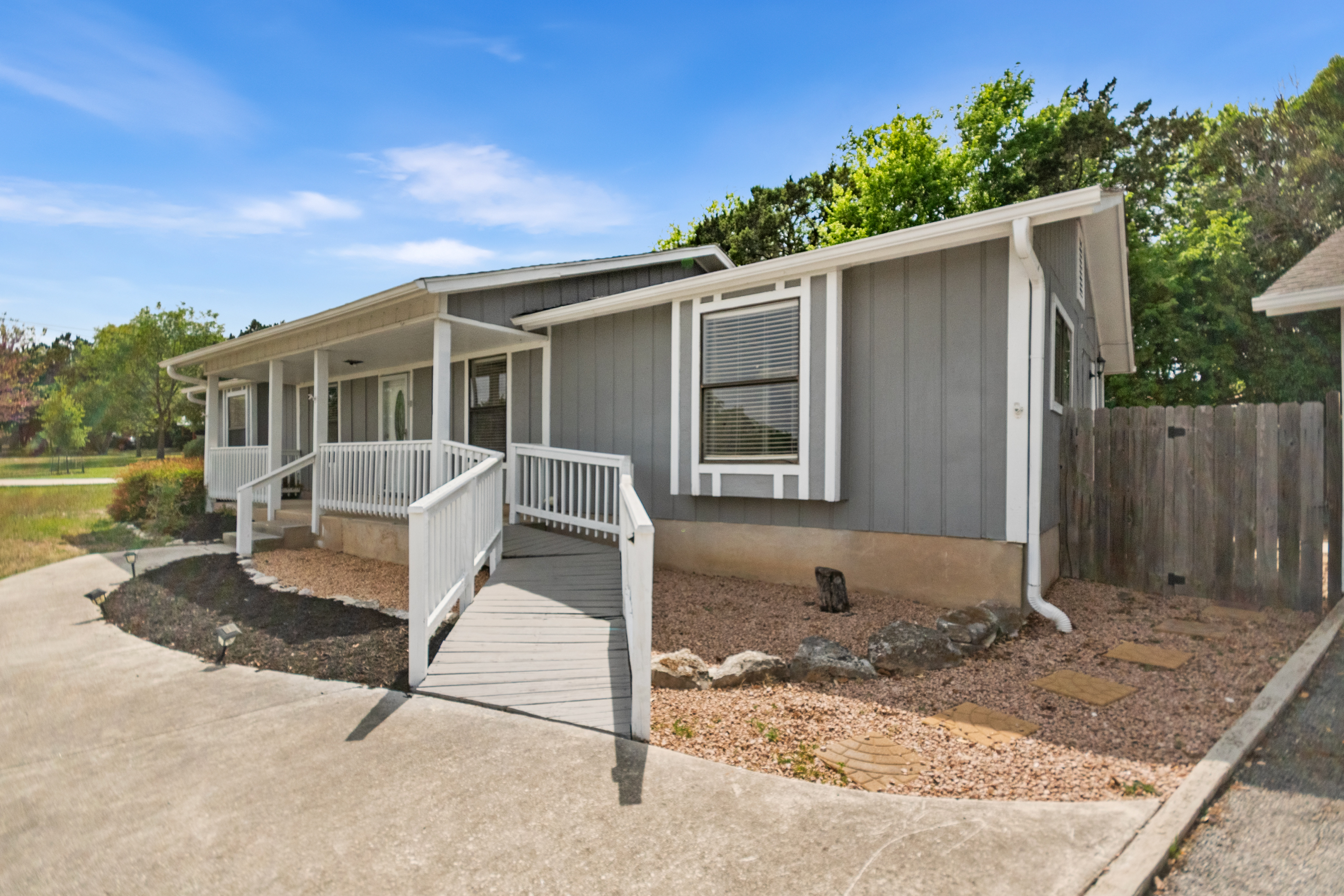 Beautiful Front Porch Views - 物件實景