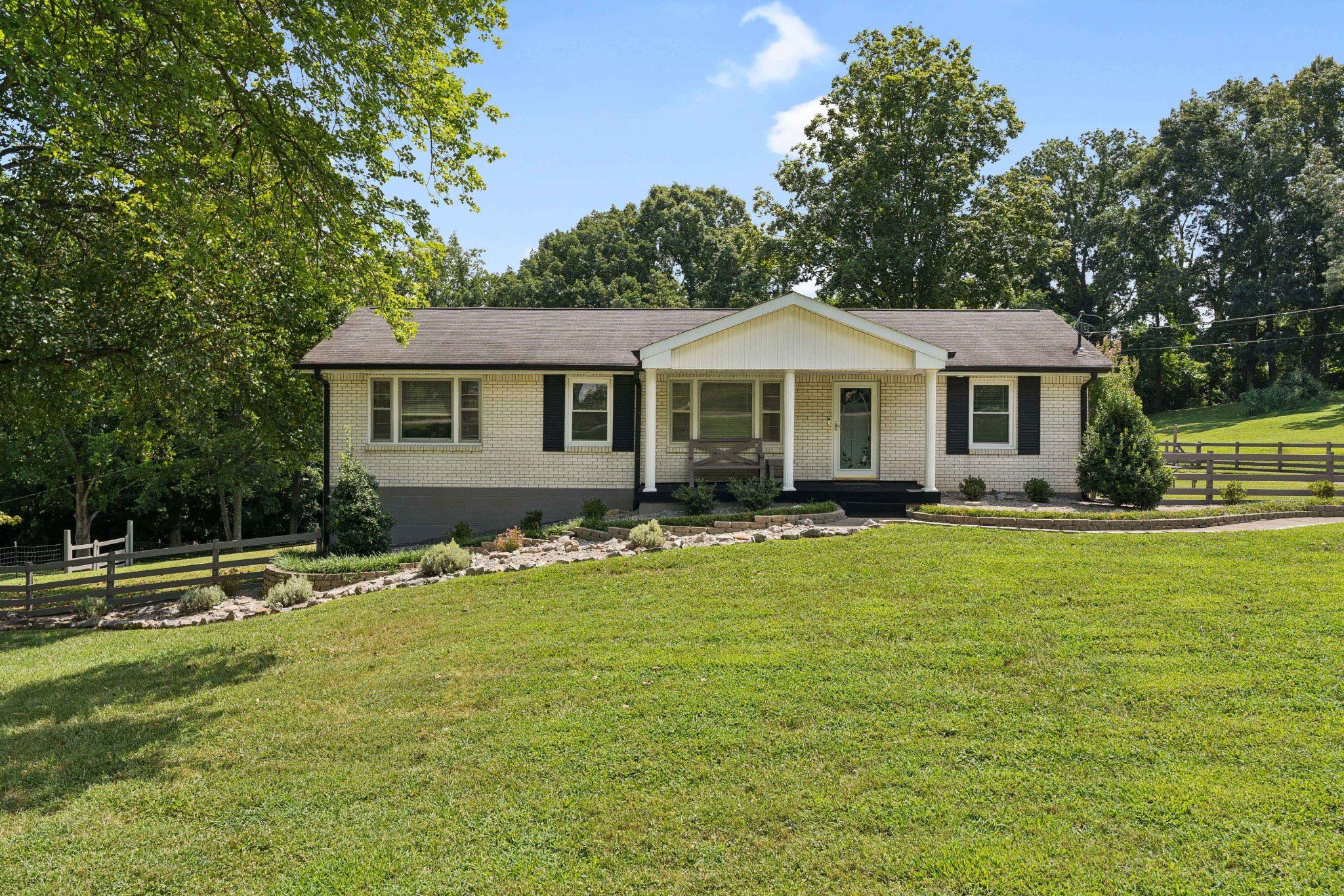 Nashville, Tennessee, 37217, United States, 3 Bedrooms Bedrooms, ,2 BathroomsBathrooms,Residential,For Sale,1913625