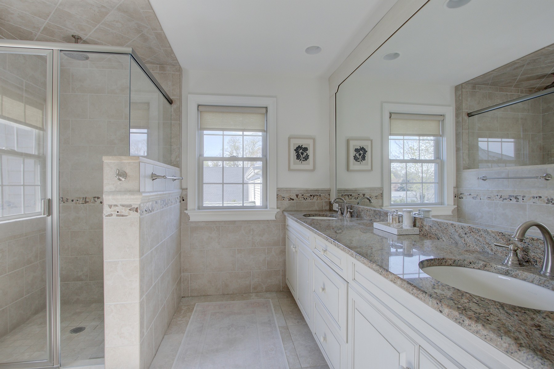  Beautifully designed home offers the perfect blend of comfort, style, - 物件實景