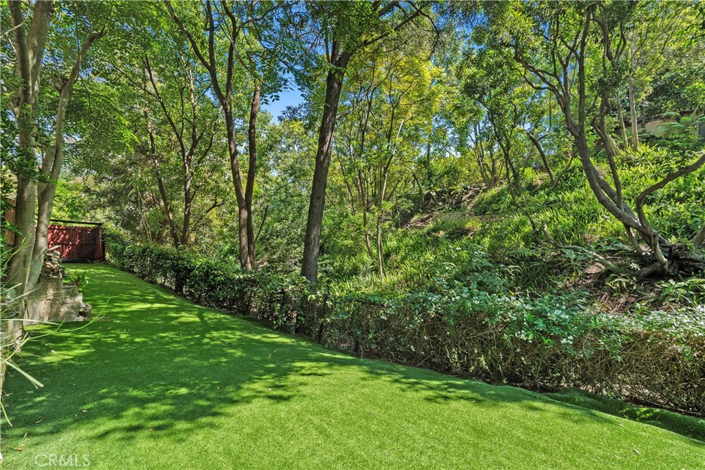 Los Angeles, California, 90046, United States, 3 Bedrooms Bedrooms, ,4 BathroomsBathrooms,Residential,For Sale,1817494