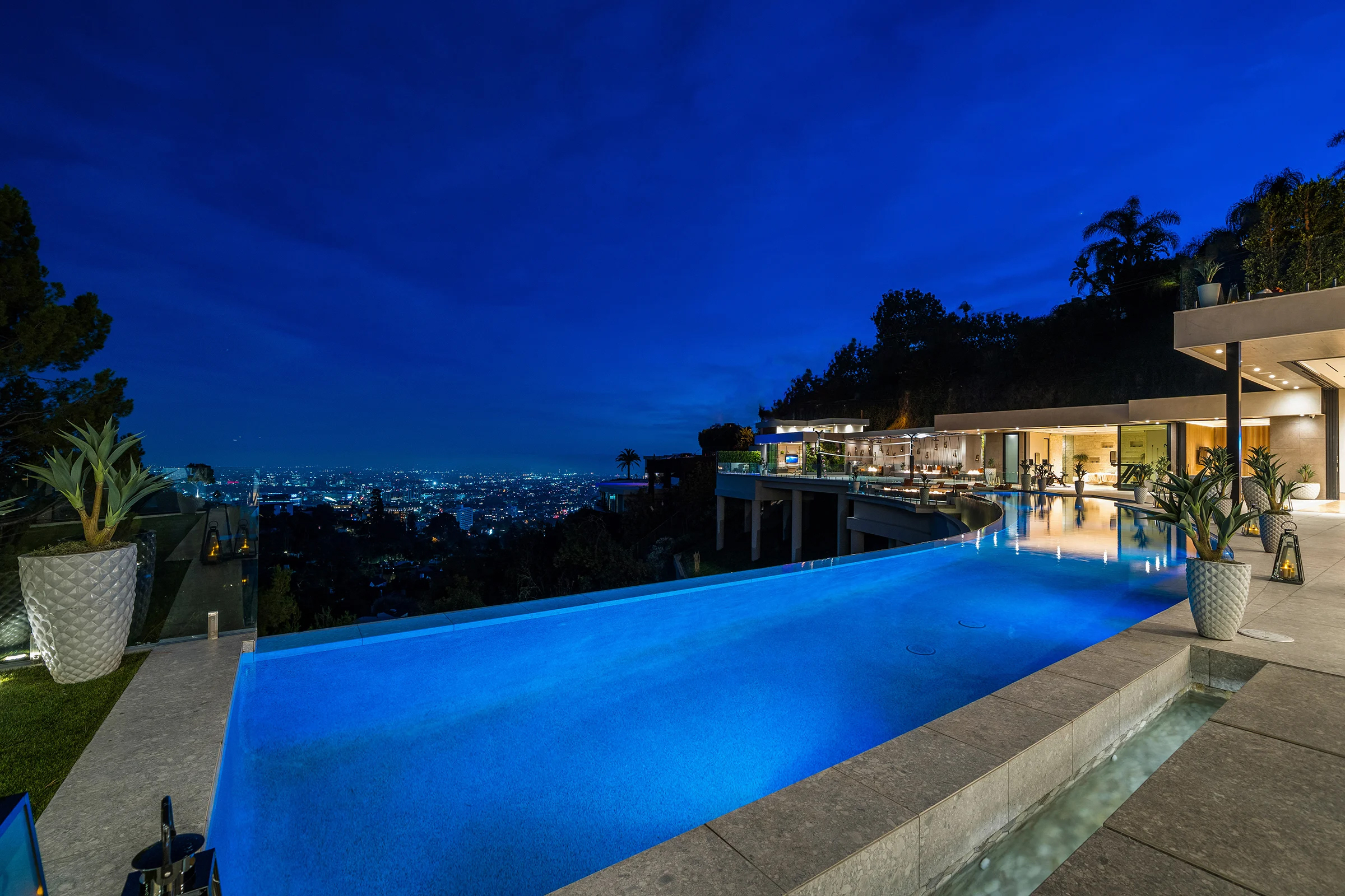  9330 Flicker Way - 物件實景