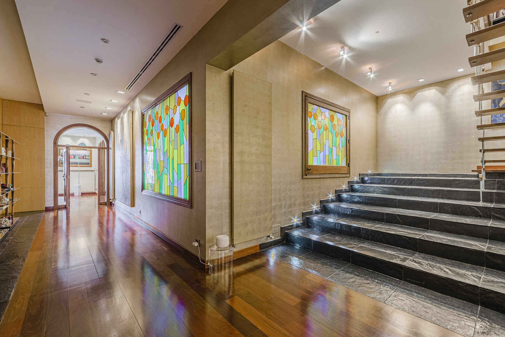  Impressive duplex adjacent to Gaudí