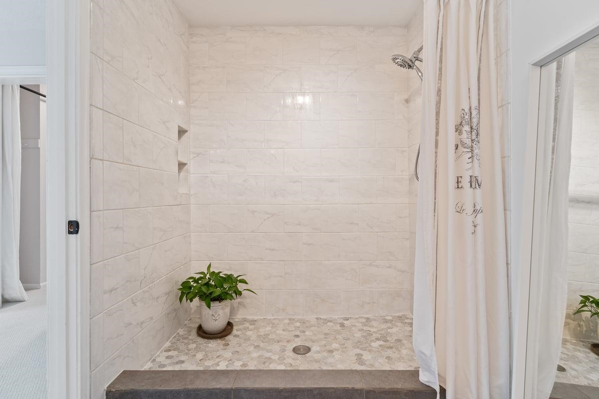 Collierville, Tennessee, 38017, United States, 3 Bedrooms Bedrooms, ,3 BathroomsBathrooms,Residential,For Sale,1989206