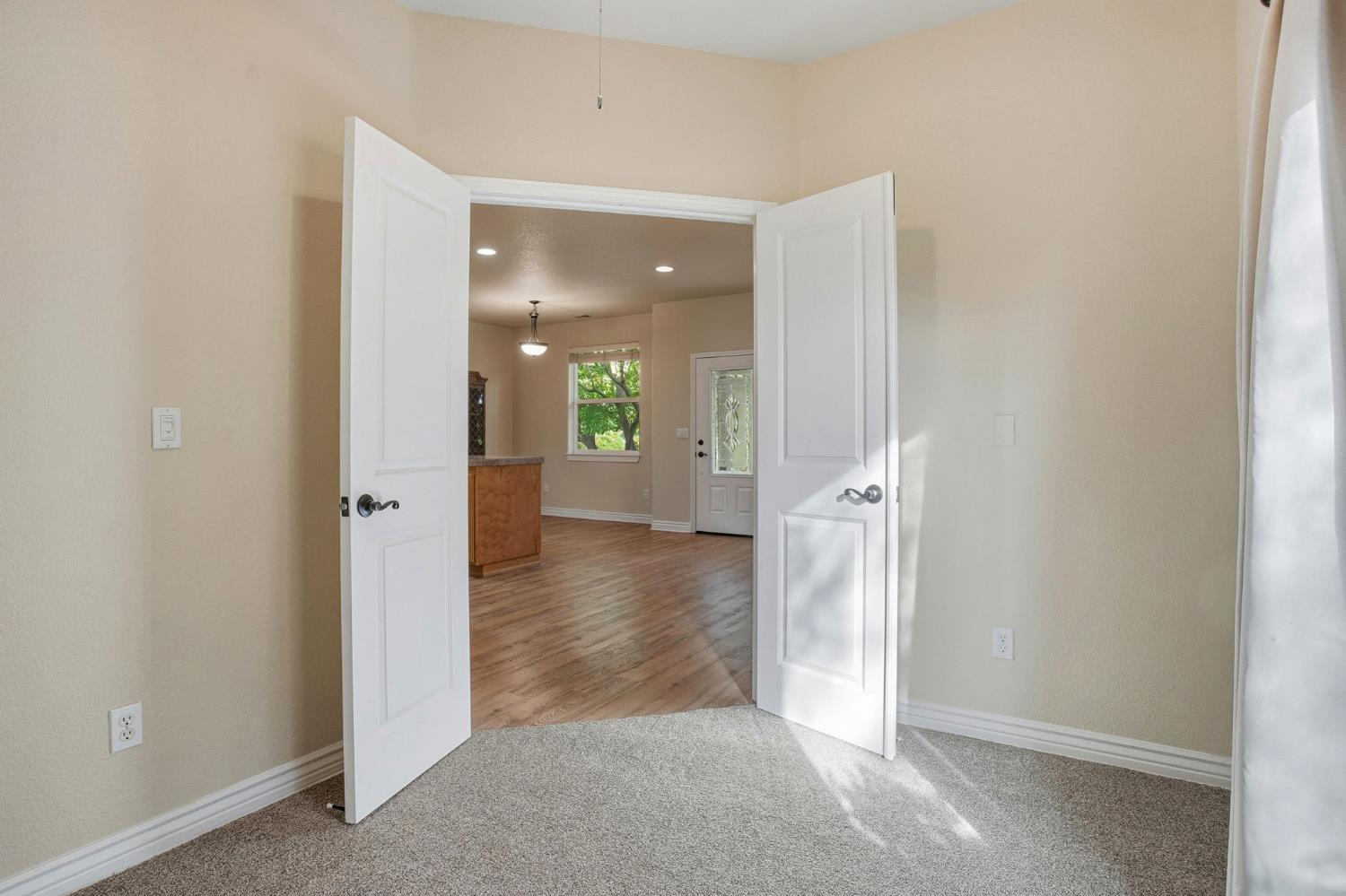 Roseville, California, 95747, United States, 4 Bedrooms Bedrooms, ,4 BathroomsBathrooms,Residential,For Sale,1988108