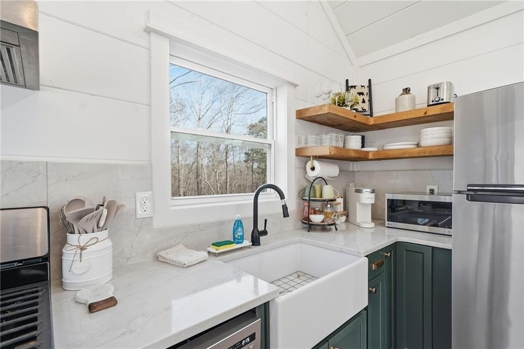 Talking Rock, Georgia, 30175, United States, 1 Bedroom Bedrooms, ,1 BathroomBathrooms,Residential,For Sale,2005739