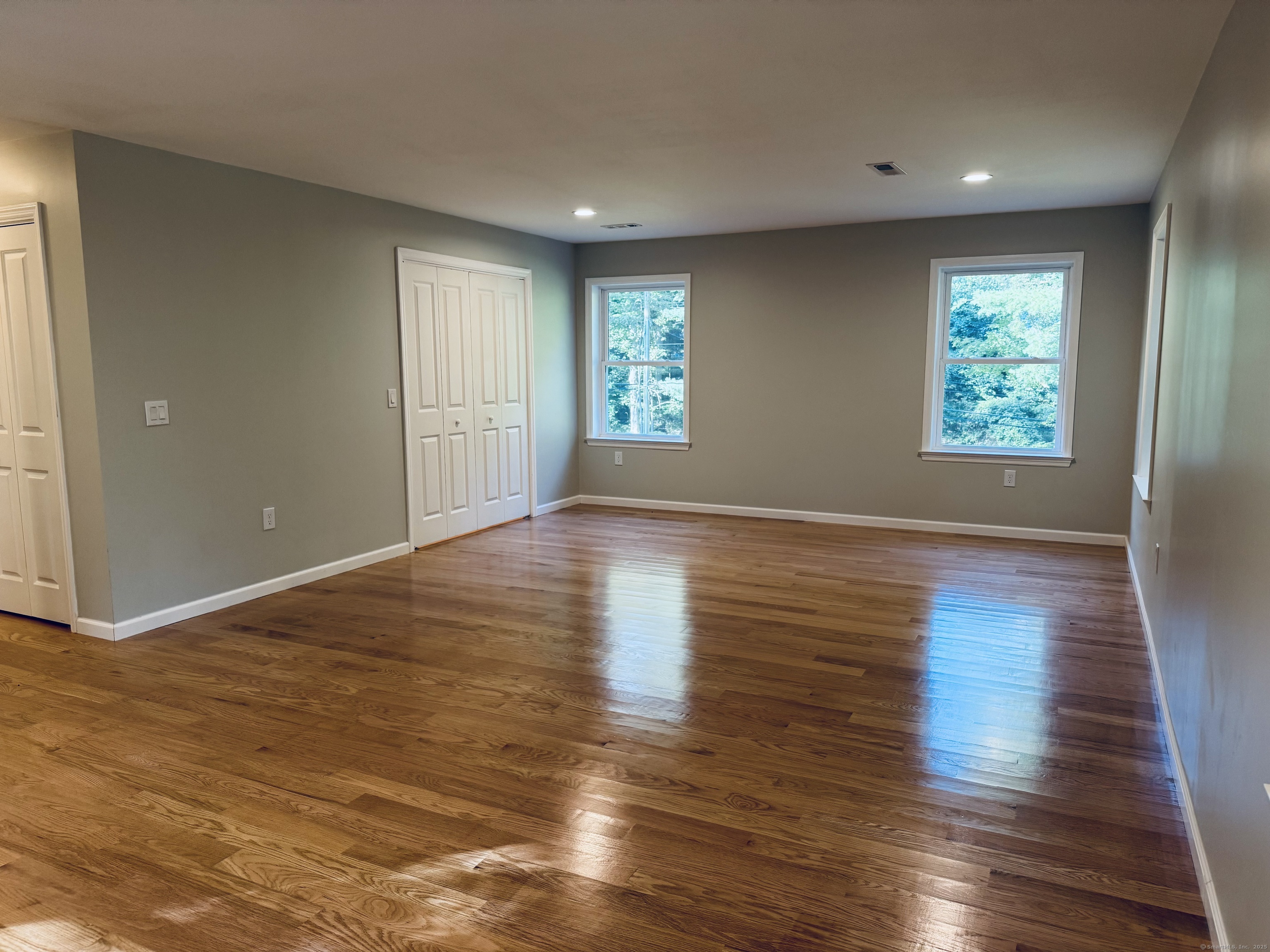 Newtown, Connecticut, 06482, United States, 4 Bedrooms Bedrooms, ,4 BathroomsBathrooms,Residential,For Sale,1917666