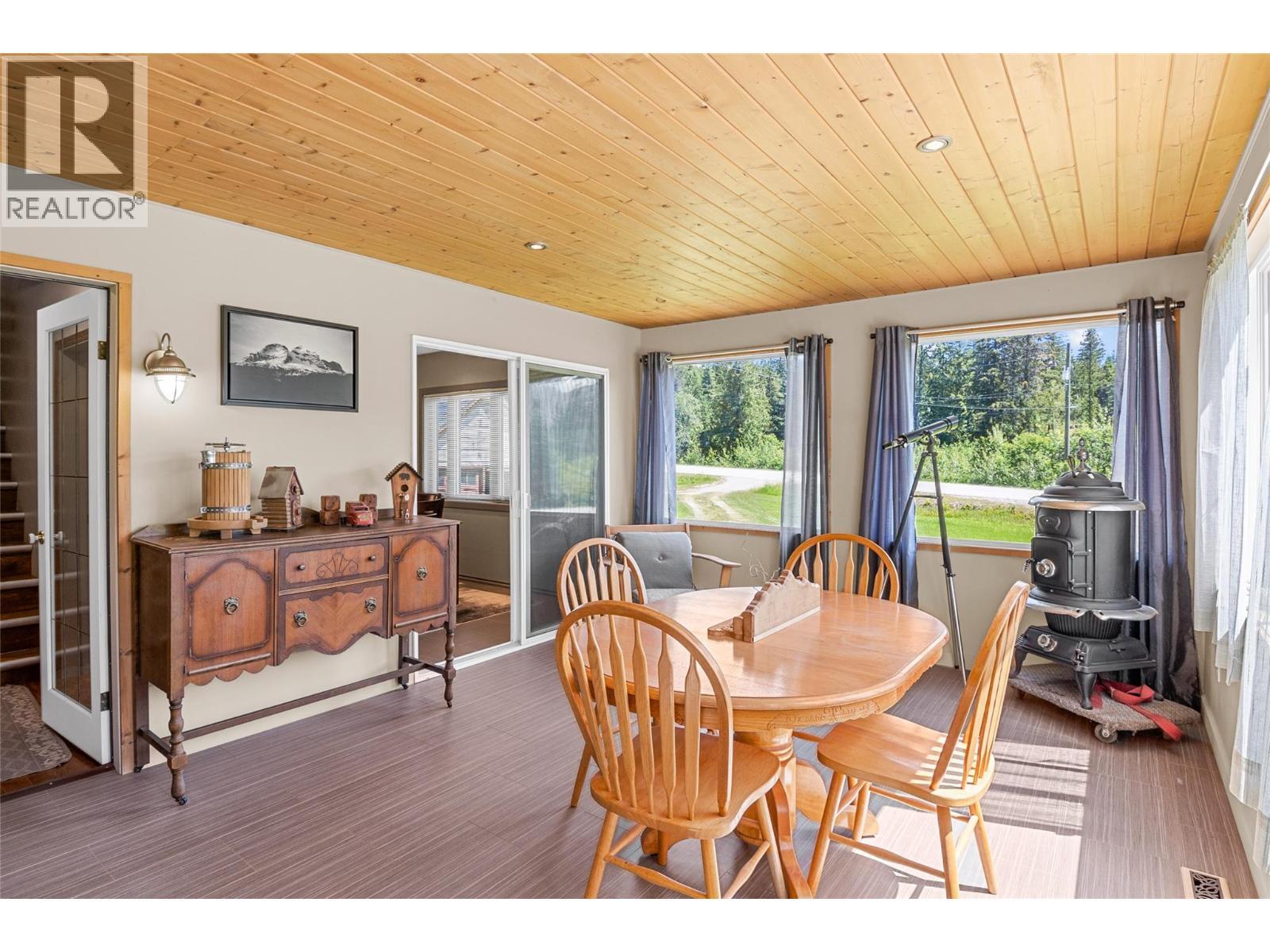 REVELSTOKE, British Columbia, V0E 2S0, CA, 3 Bedrooms Bedrooms, ,1 BathroomBathrooms,Residential,For Sale,1948330