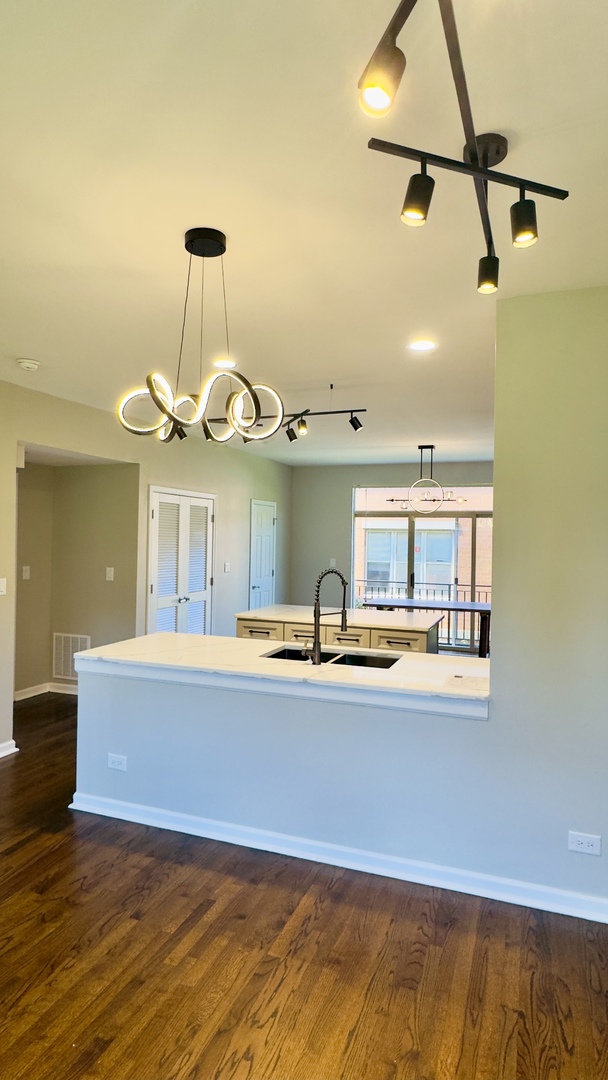 Chicago, Illinois, 60610, United States, 3 Bedrooms Bedrooms, ,3 BathroomsBathrooms,Residential,For Sale,1928687