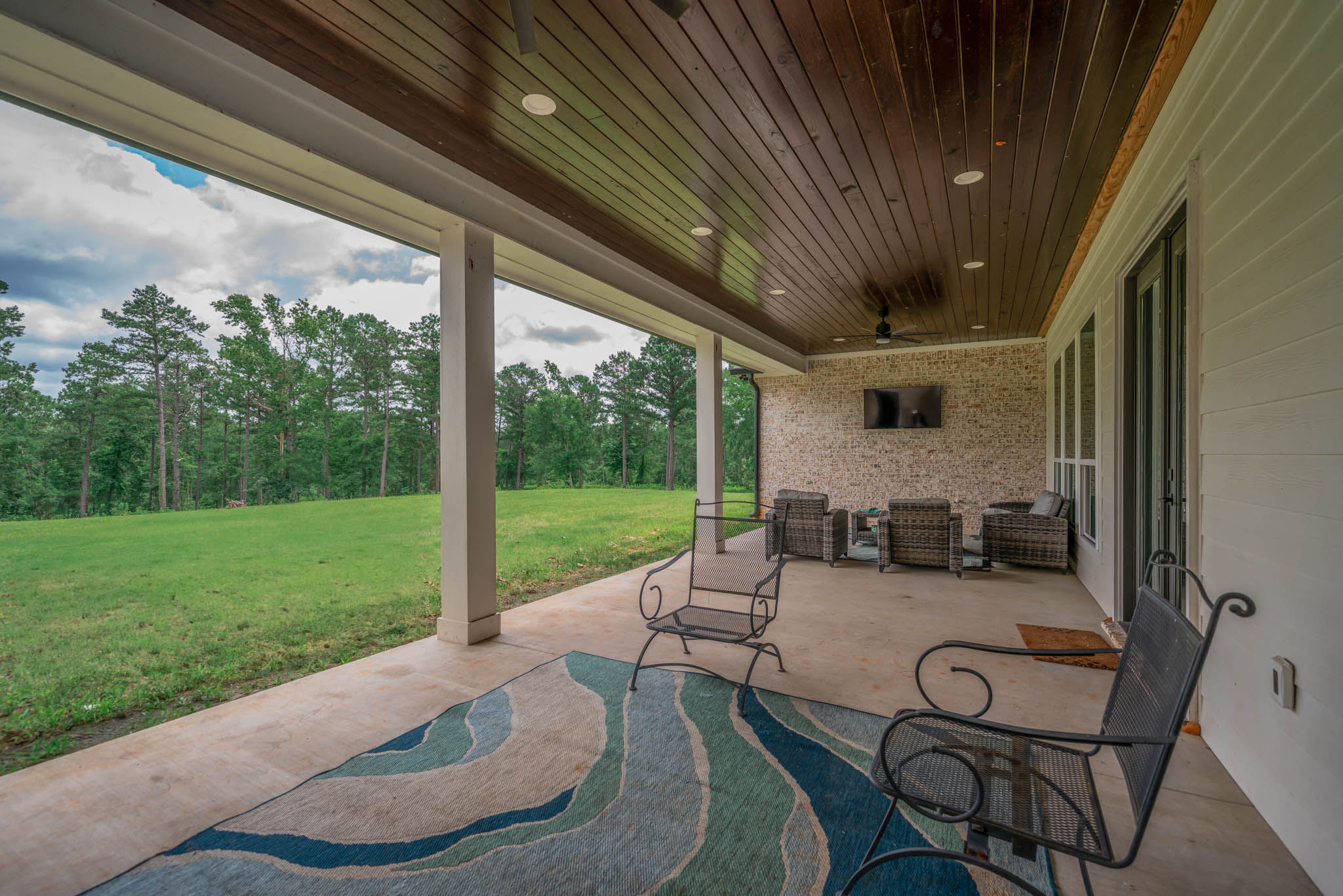 Jacksonville, Texas, 75766, United States, 4 Bedrooms Bedrooms, ,3 BathroomsBathrooms,Residential,For Sale,1978042