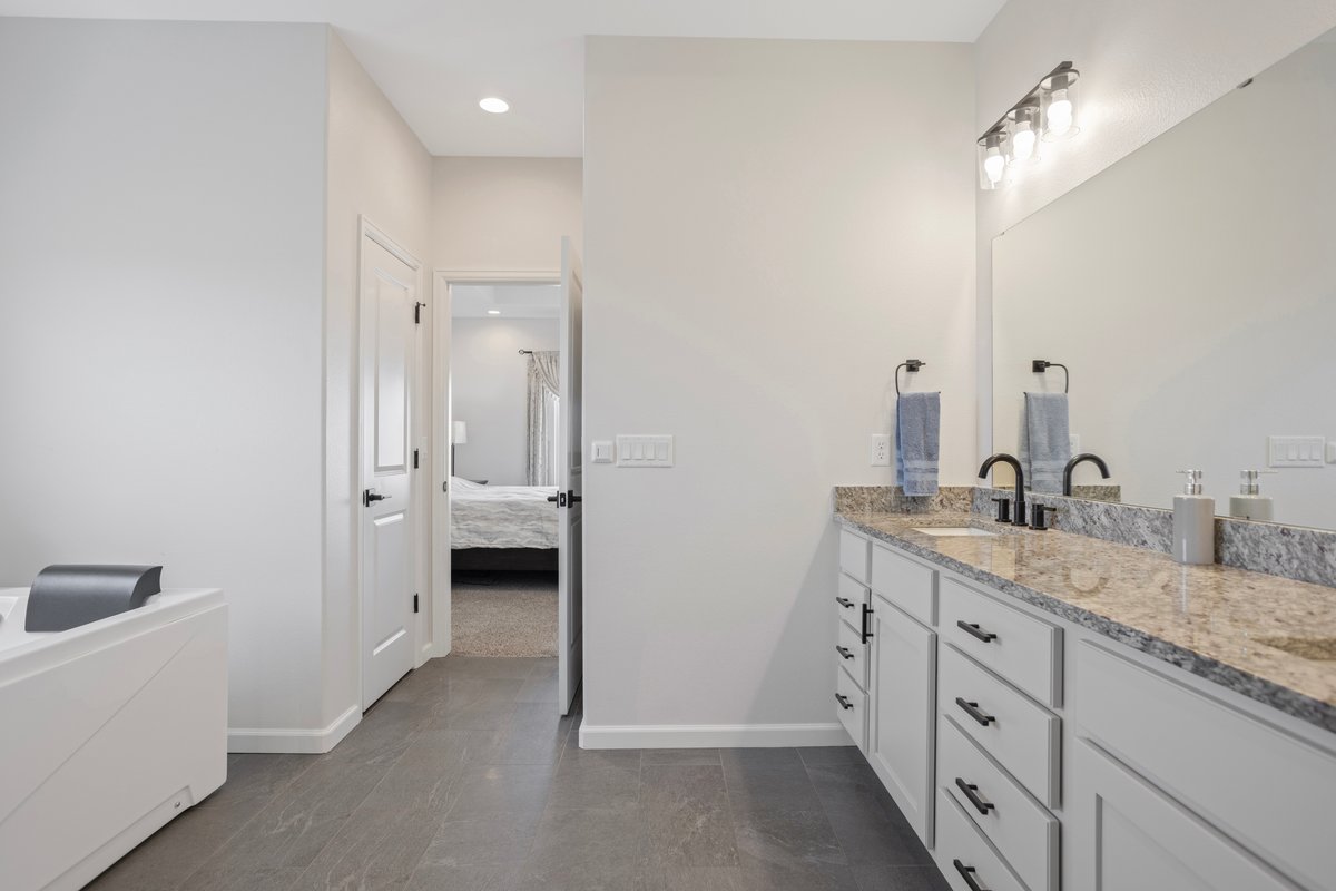 Cheyenne, Wyoming, 82009, United States, 5 Bedrooms Bedrooms, ,3 BathroomsBathrooms,Residential,For Sale,1982356