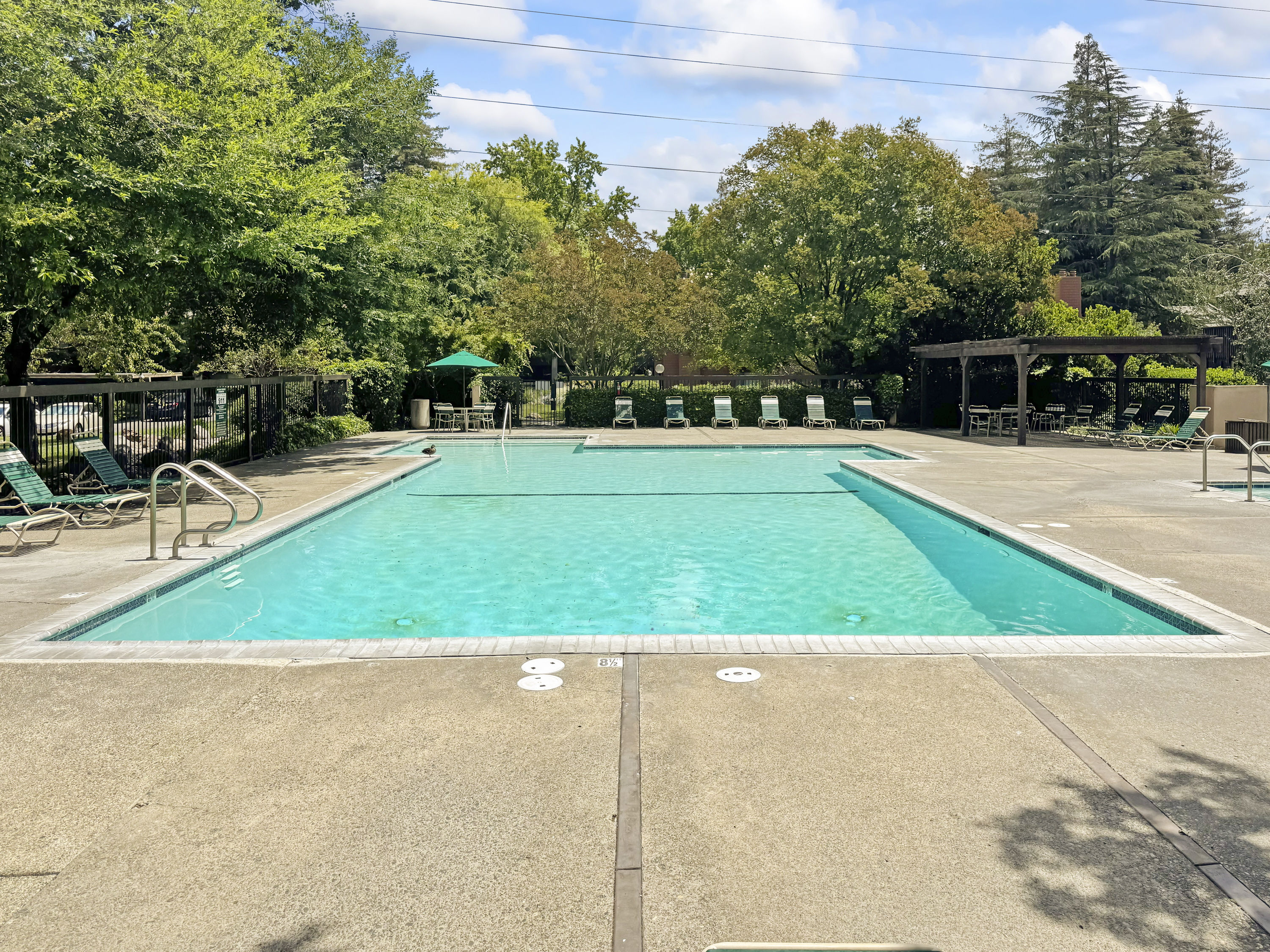  709 Woodside Lane East #2, Sacramento, CA 95825 - 物件實景
