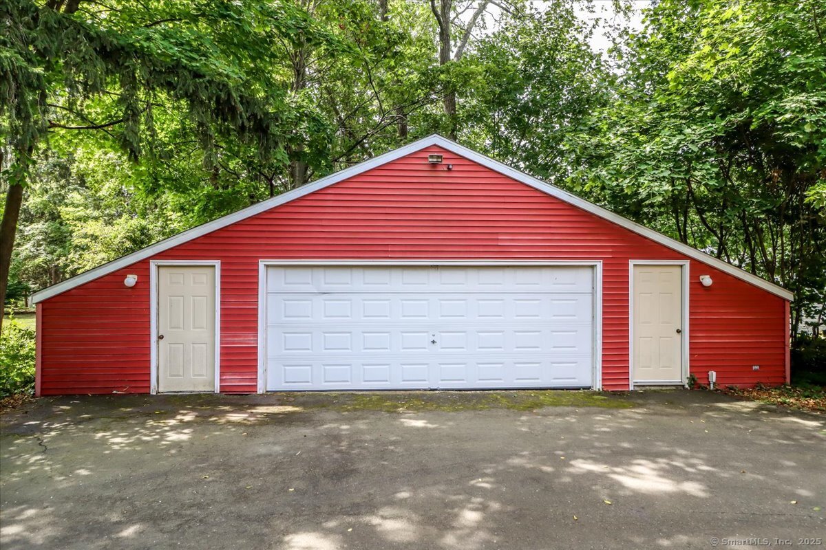 North Haven, Connecticut, 06473, United States, 4 Bedrooms Bedrooms, ,3 BathroomsBathrooms,Residential,For Sale,1940300