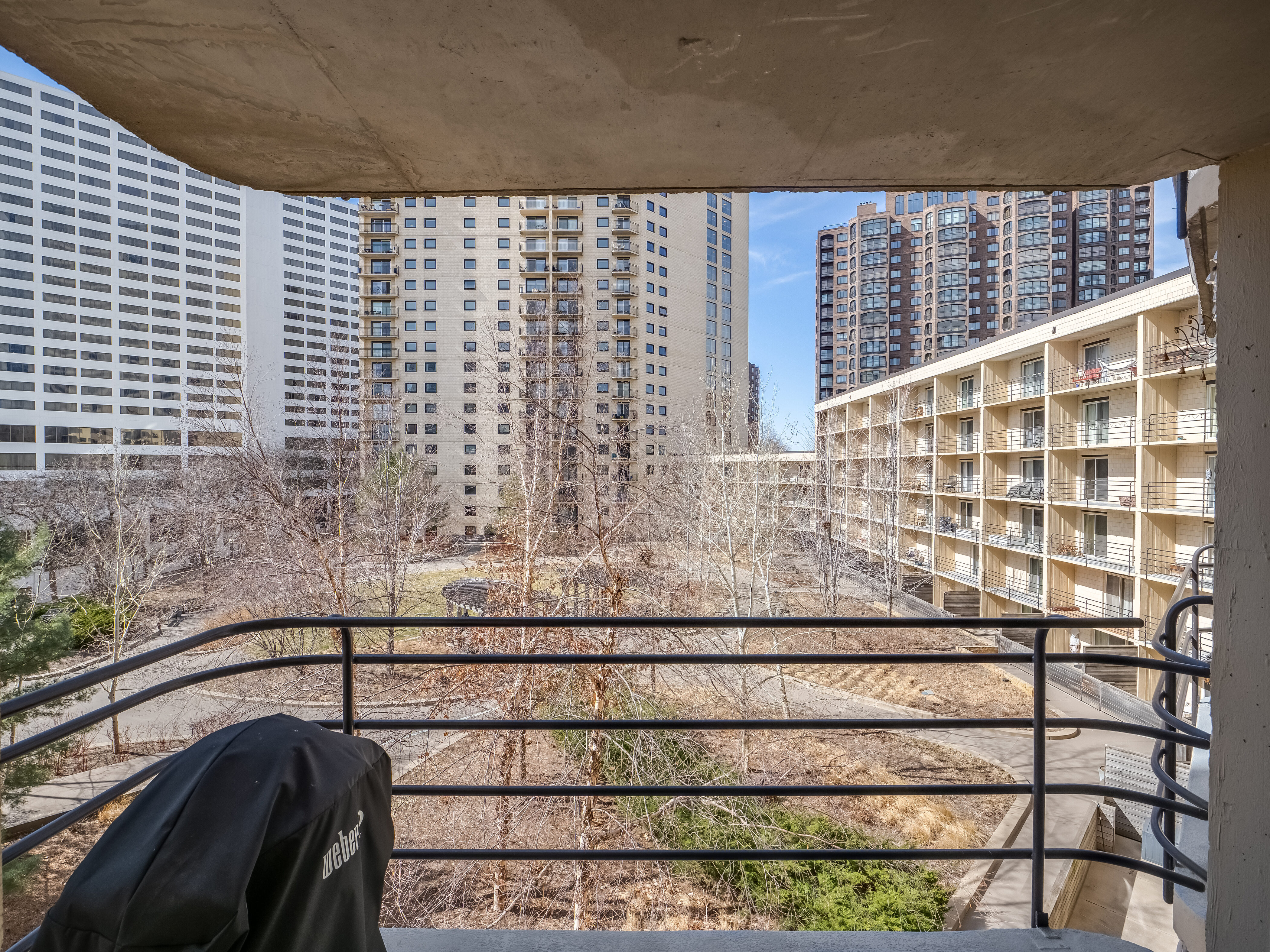  Fully Reimagined for Refined Downtown Living - 物件實景