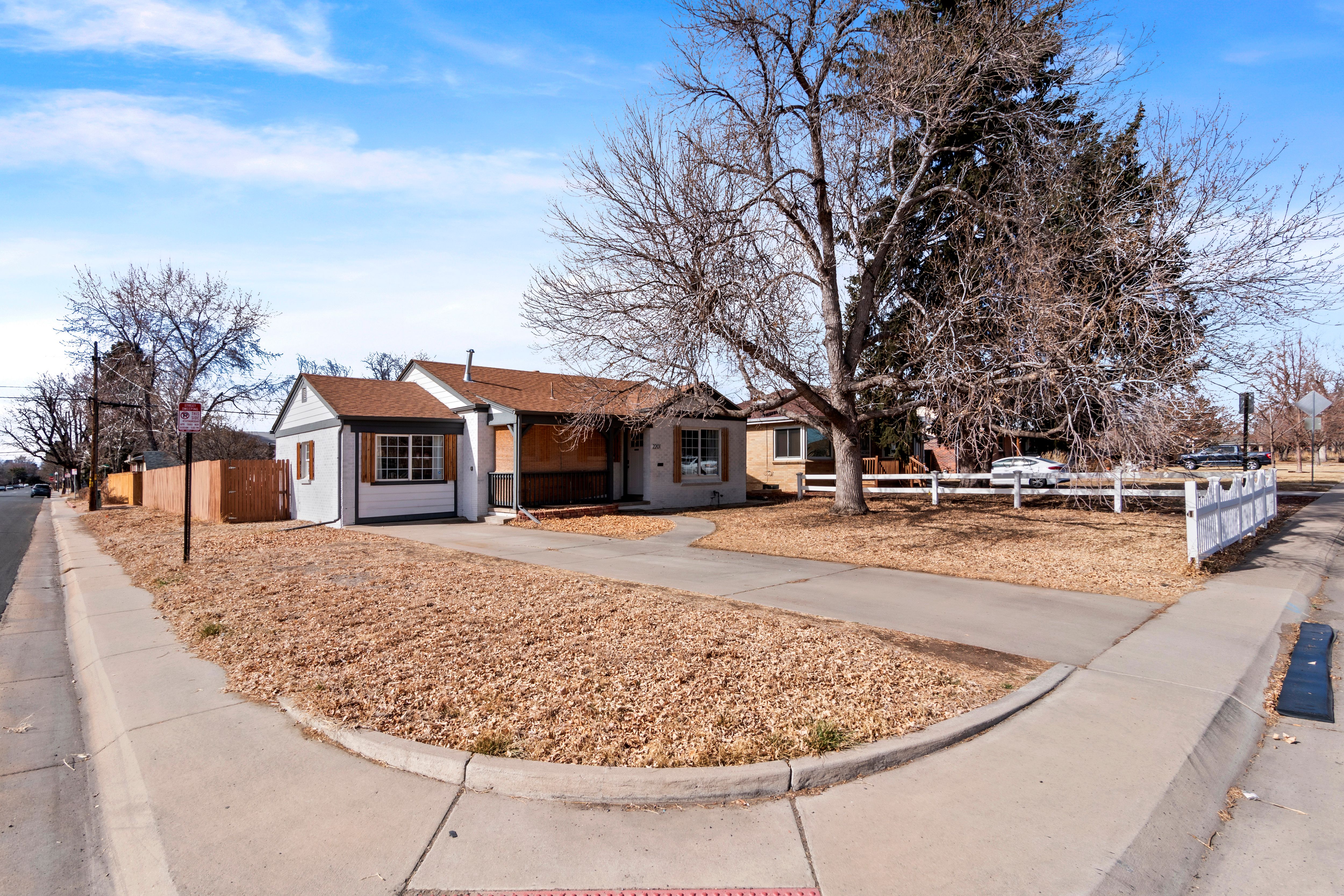  South Park Hill Remodeled 3 Bedroom, 2 Bath Brick Ranch on Corner Lot - 物件實景