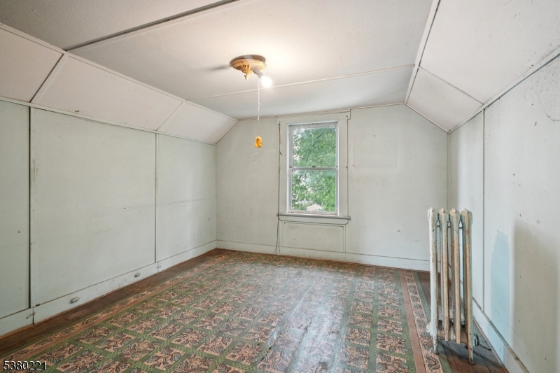 Maplewood Twp., New Jersey, 07040, United States, 5 Bedrooms Bedrooms, ,3 BathroomsBathrooms,Residential,For Sale,1933003