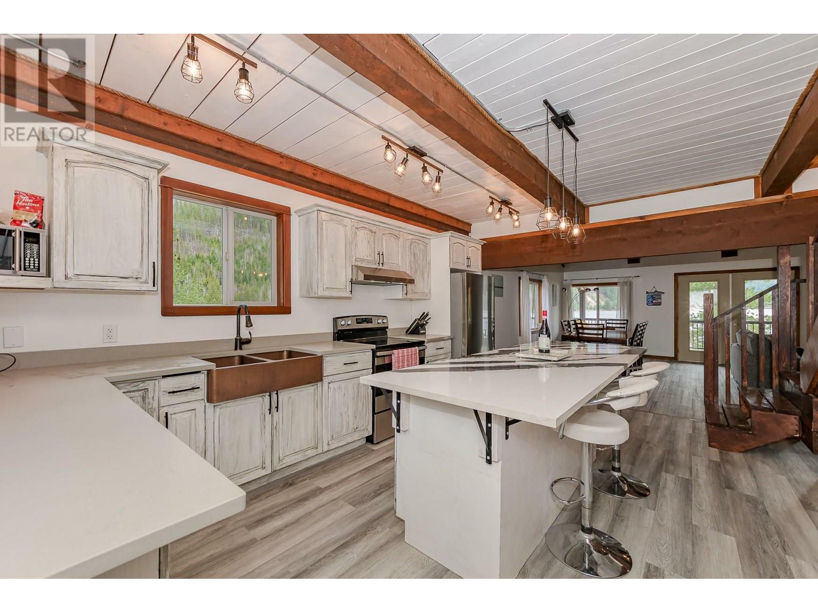 MALAKWA, British Columbia, V0E 2S0, CA, 4 Bedrooms Bedrooms, ,2 BathroomsBathrooms,Residential,For Sale,1837391
