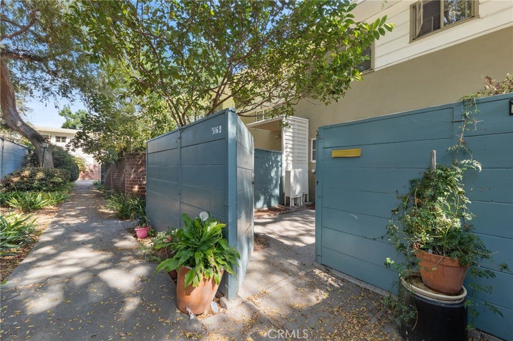 5162 Village Green #96, Los Angeles, California, 90016, United States, 2 Bedrooms Bedrooms, ,1 BathroomBathrooms,Residential,For Sale,5162 Village Green #96,1649469