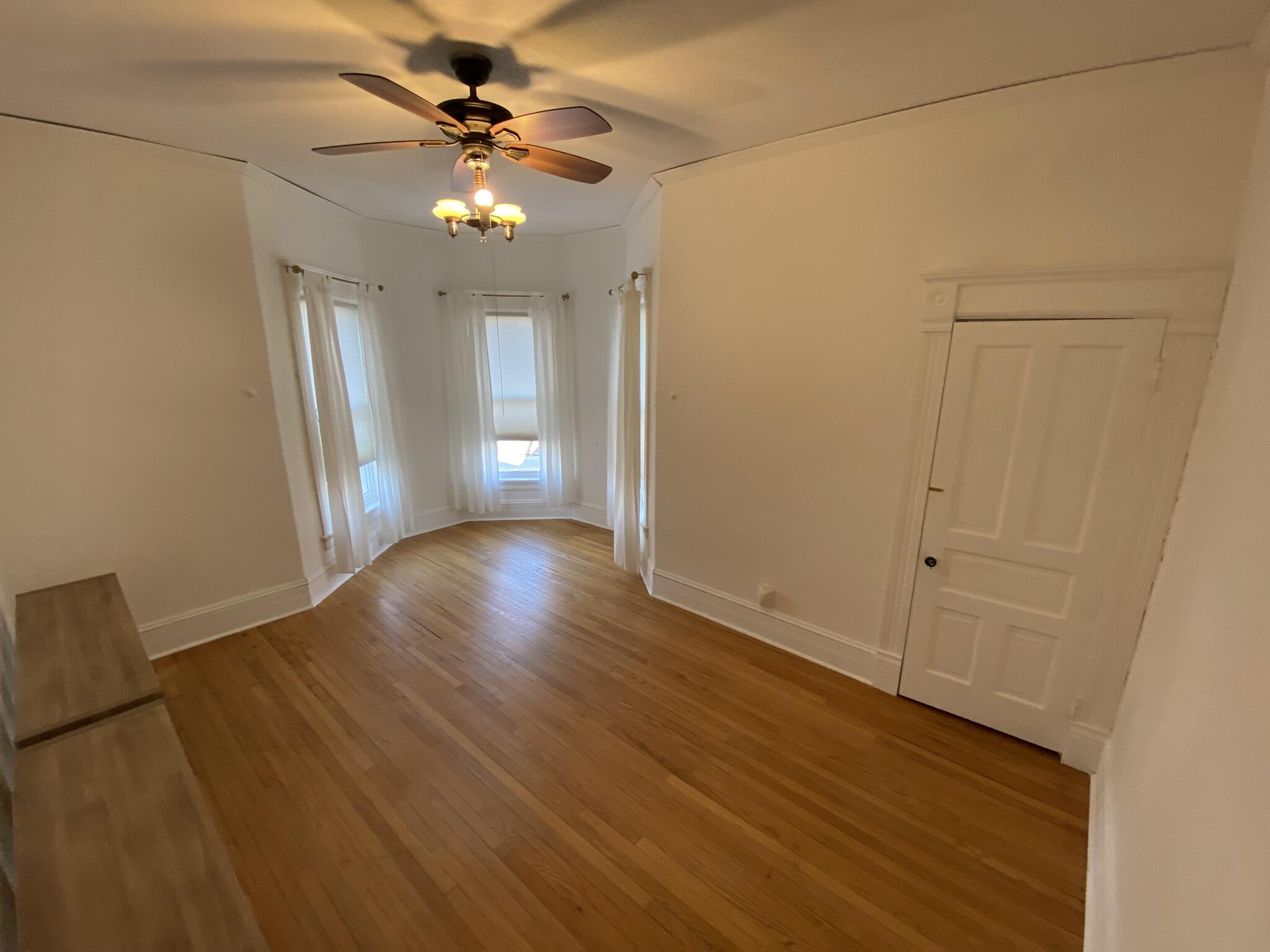 La Crosse, Wisconsin, 54601, United States, 6 Bedrooms Bedrooms, ,5 BathroomsBathrooms,Residential,For Sale,2018389