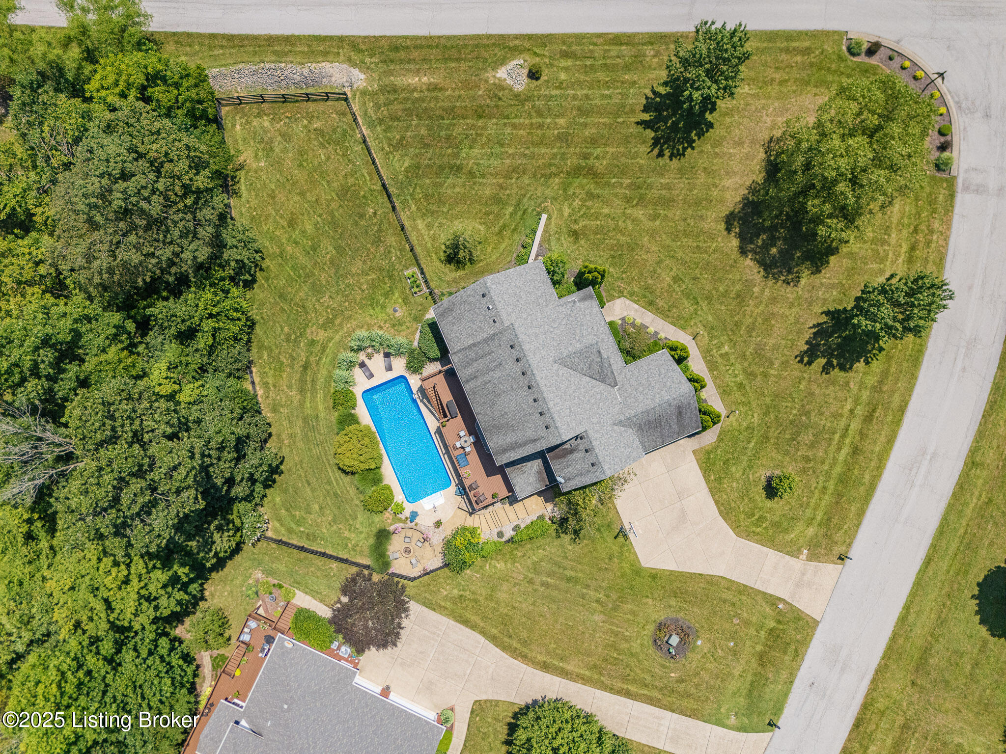 Crestwood, Kentucky, 40014, United States, 6 Bedrooms Bedrooms, ,5 BathroomsBathrooms,Residential,For Sale,1908239