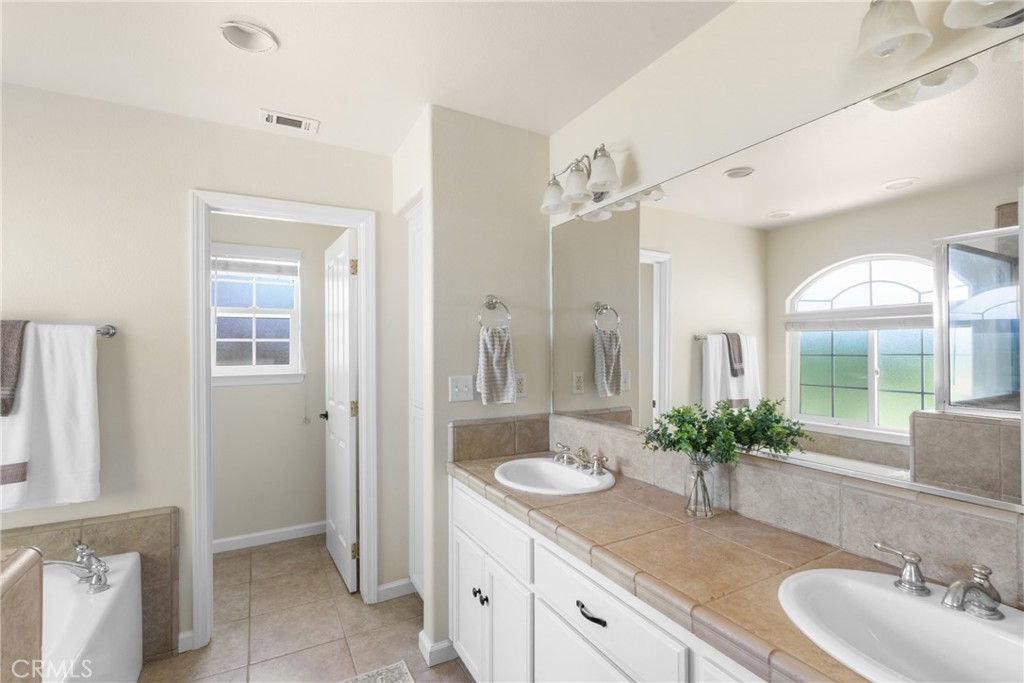 Atascadero, California, 93422, United States, 4 Bedrooms Bedrooms, ,2 BathroomsBathrooms,Residential,For Sale,1895262