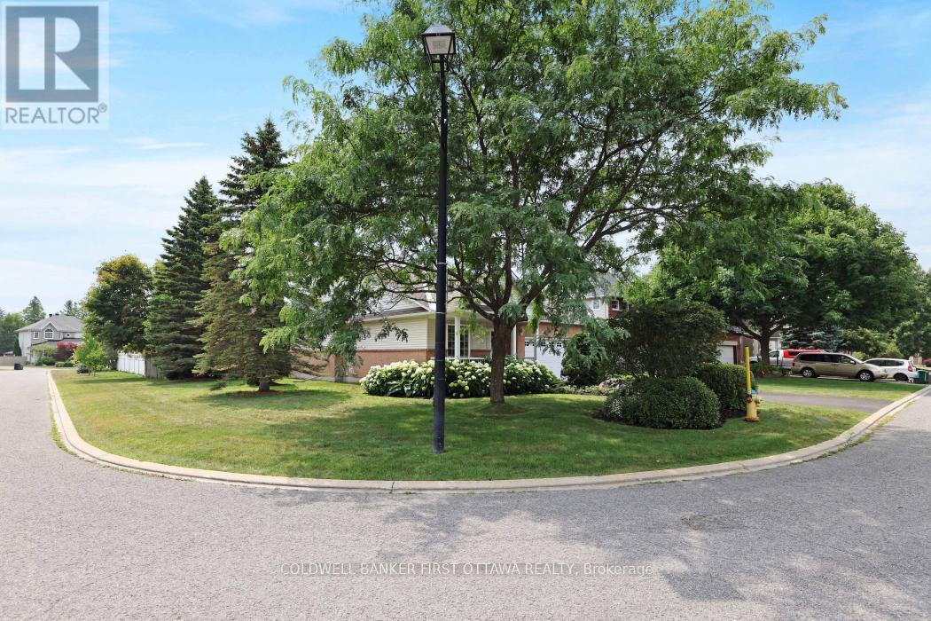 Ottawa, Ontario, K2S 1Z6, CA, 3 Bedrooms Bedrooms, ,3 BathroomsBathrooms,Residential,For Sale,1906768