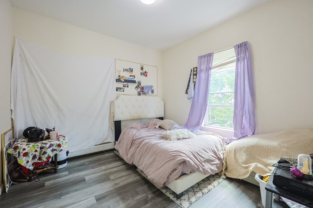 Lowell, Massachusetts, 01854, United States, 9 Bedrooms Bedrooms, ,3 BathroomsBathrooms,Residential,For Sale,1926214