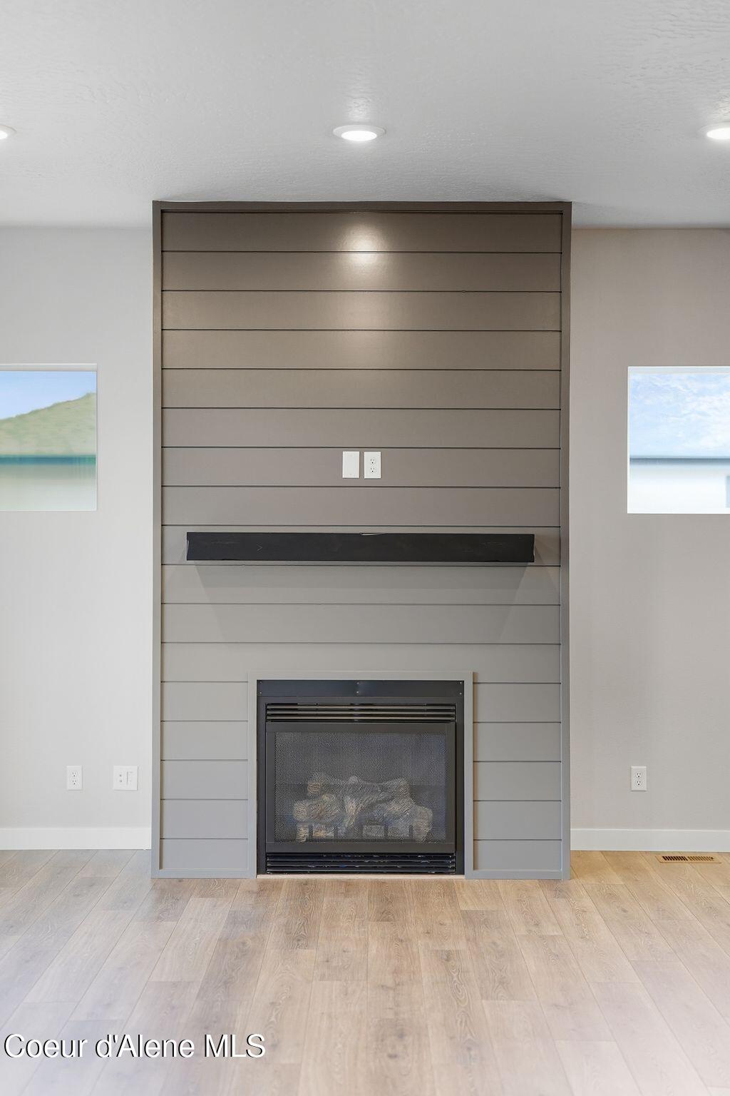 Coeur d'Alene, Idaho, 83815, United States, 4 Bedrooms Bedrooms, ,3 BathroomsBathrooms,Residential,For Sale,2015993