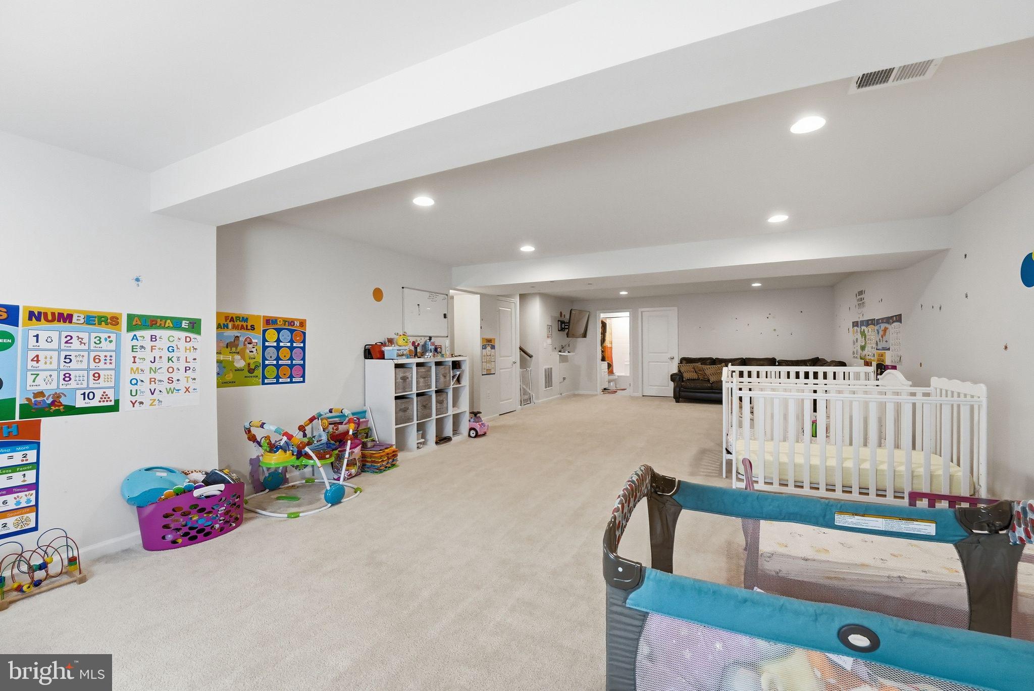 Culpeper, Virginia, 22701, United States, 5 Bedrooms Bedrooms, ,5 BathroomsBathrooms,Residential,For Sale,2043382
