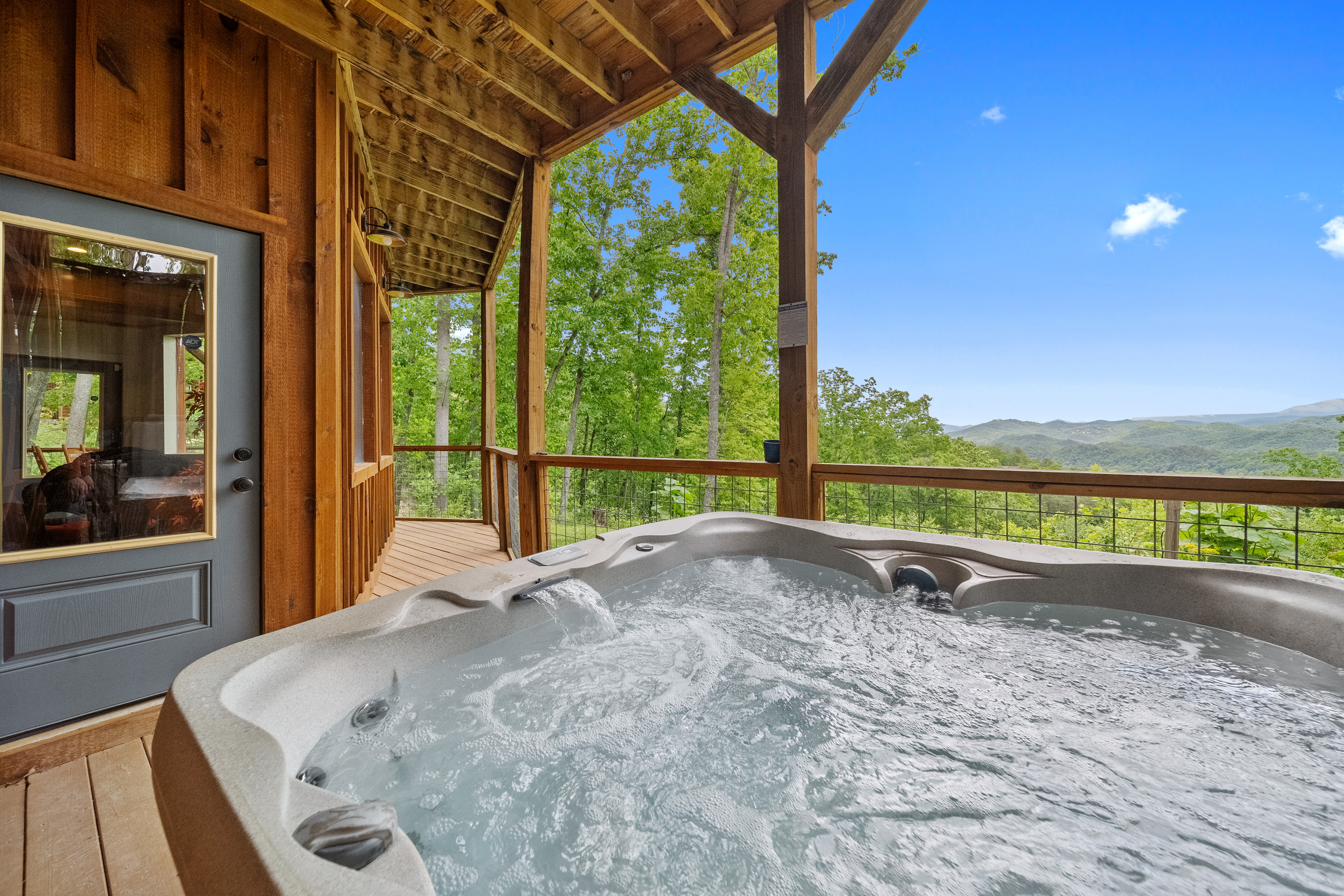 Sevierville, Tennessee, 37862, United States, 5 Bedrooms Bedrooms, ,7 BathroomsBathrooms,Residential,For Sale,1977744