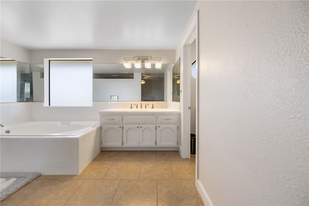 Helendale, California, 92342, United States, 3 Bedrooms Bedrooms, ,2 BathroomsBathrooms,Residential,For Sale,1950489