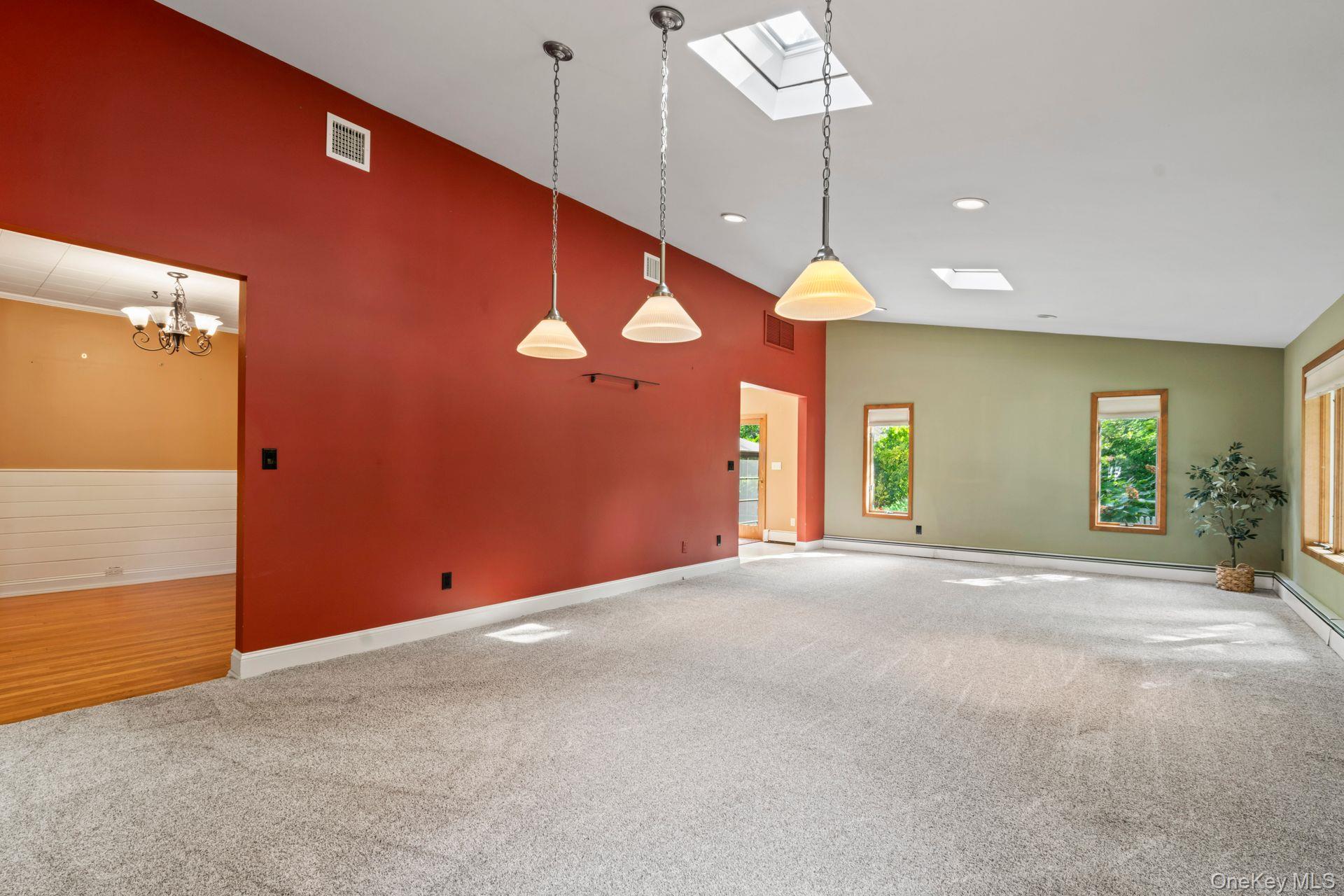 East Northport, New York, 11731, United States, 3 Bedrooms Bedrooms, ,2 BathroomsBathrooms,Residential,For Sale,1942269