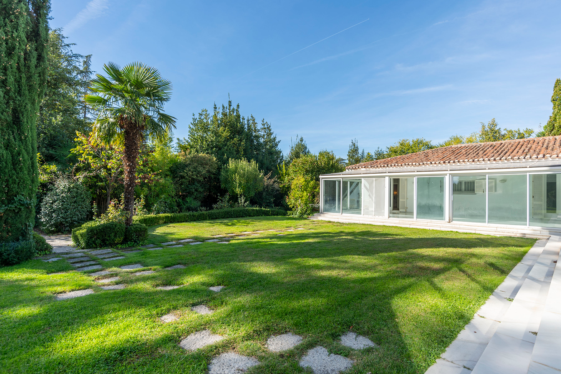  A residence with extraordinary transformation potential in La Florida - 物件實景