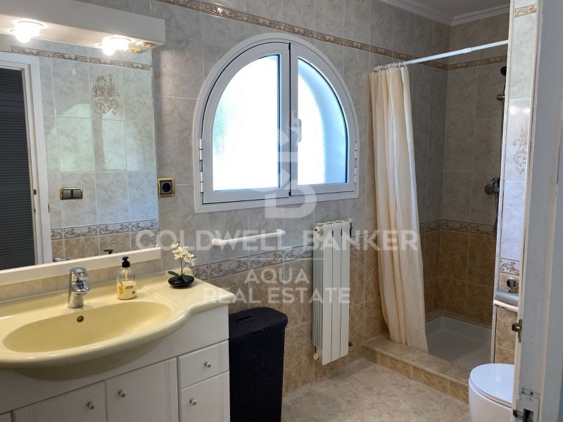 Alicante, Benissa, La Vi?a - Montemar - San Jaime, Benissa, Comunidad Valenciana, 03720, ES, 4 Bedrooms Bedrooms, ,5 BathroomsBathrooms,Residential,For Sale,Alicante, Benissa, La Vi?a - Montemar - San Jaime,1609382