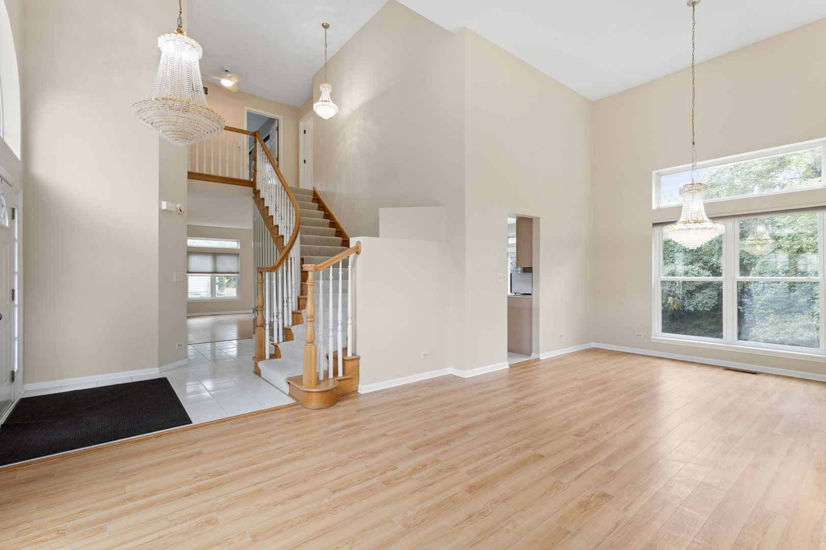 Gurnee, Illinois, 60031, United States, 5 Bedrooms Bedrooms, ,3 BathroomsBathrooms,Residential,For Sale,1940338