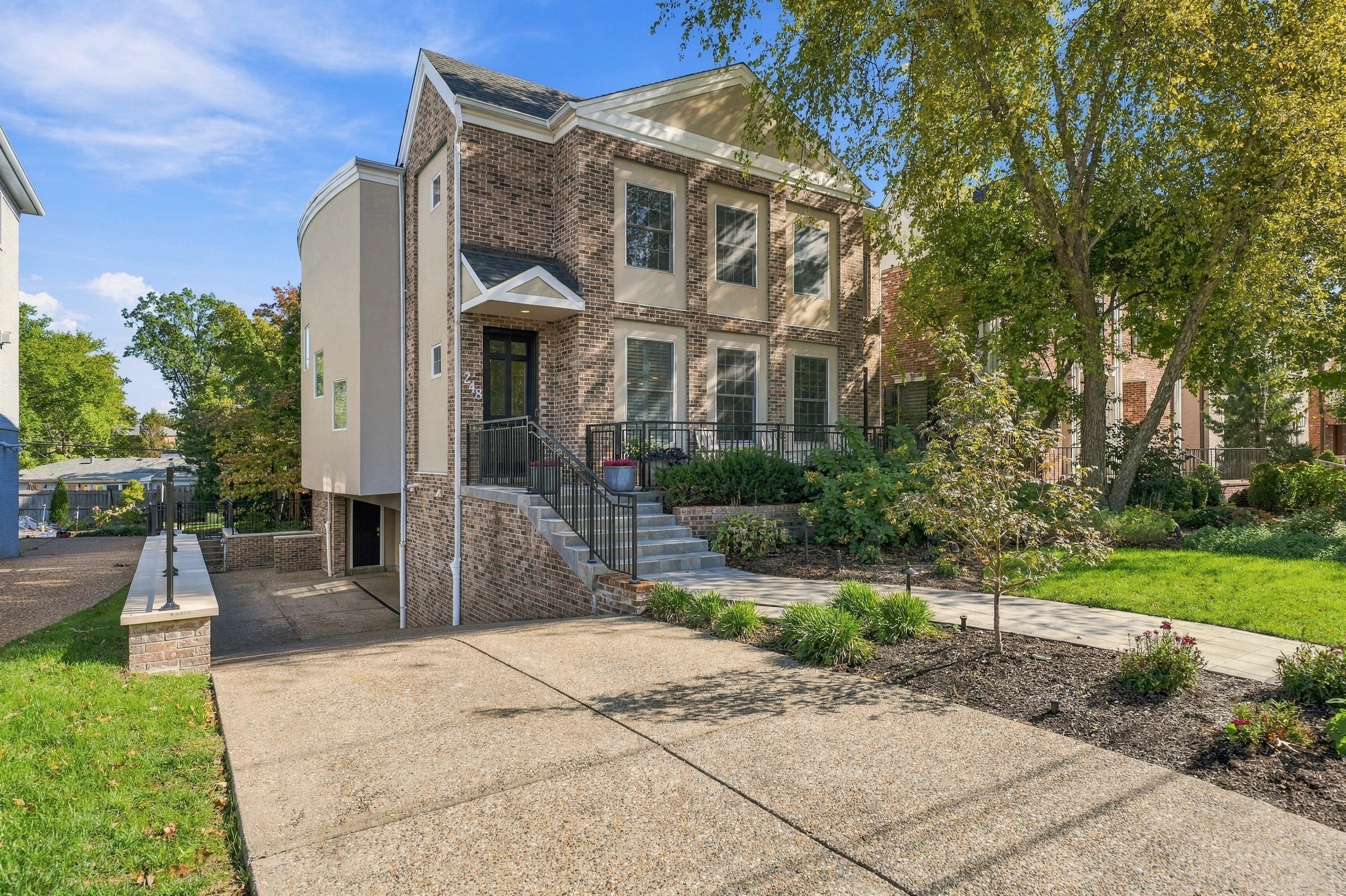  Sophisticated Clayton Home - 物件實景