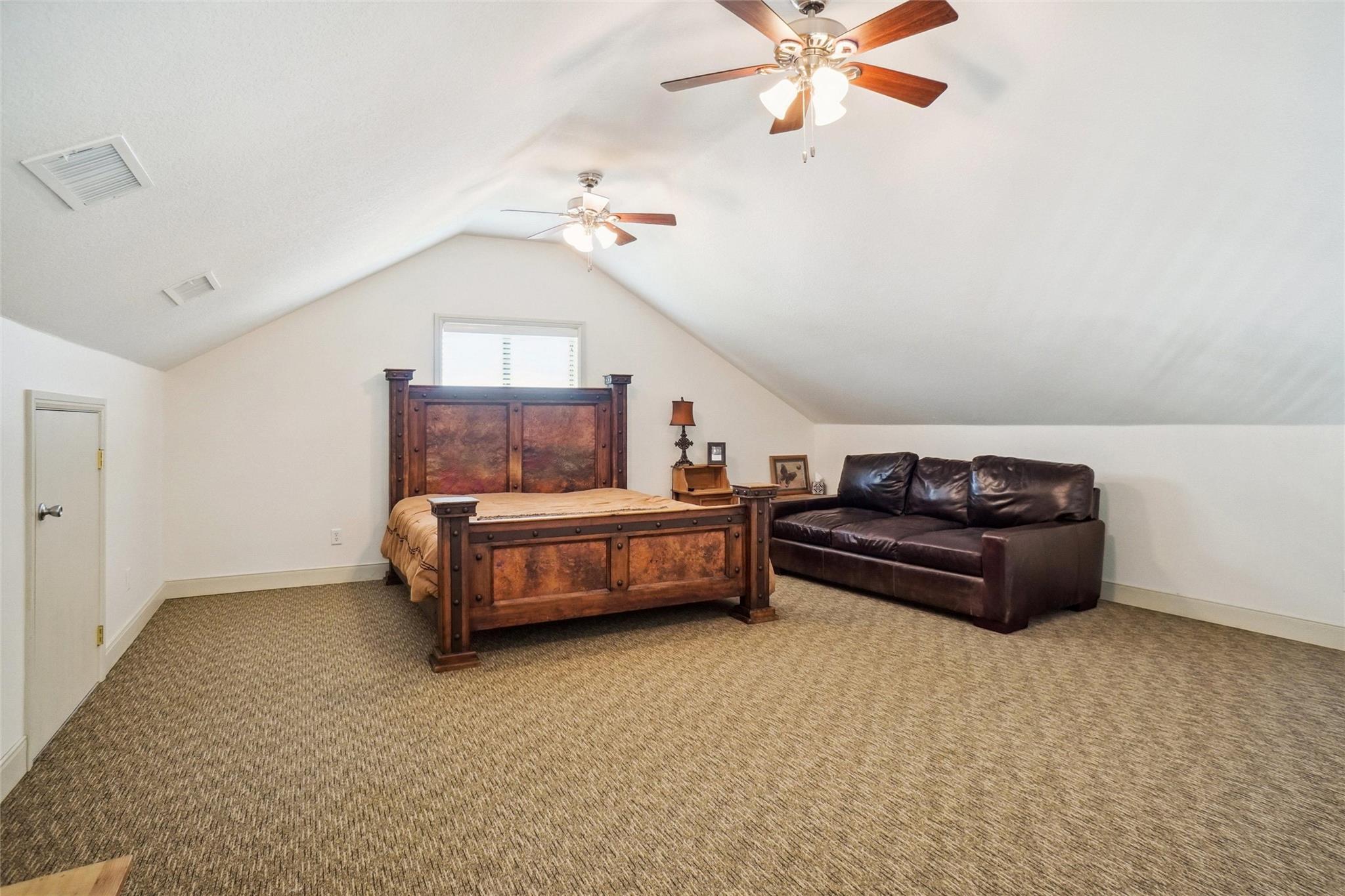 Decatur, Texas, 76234, United States, 7 Bedrooms Bedrooms, ,6 BathroomsBathrooms,Residential,For Sale,1976001