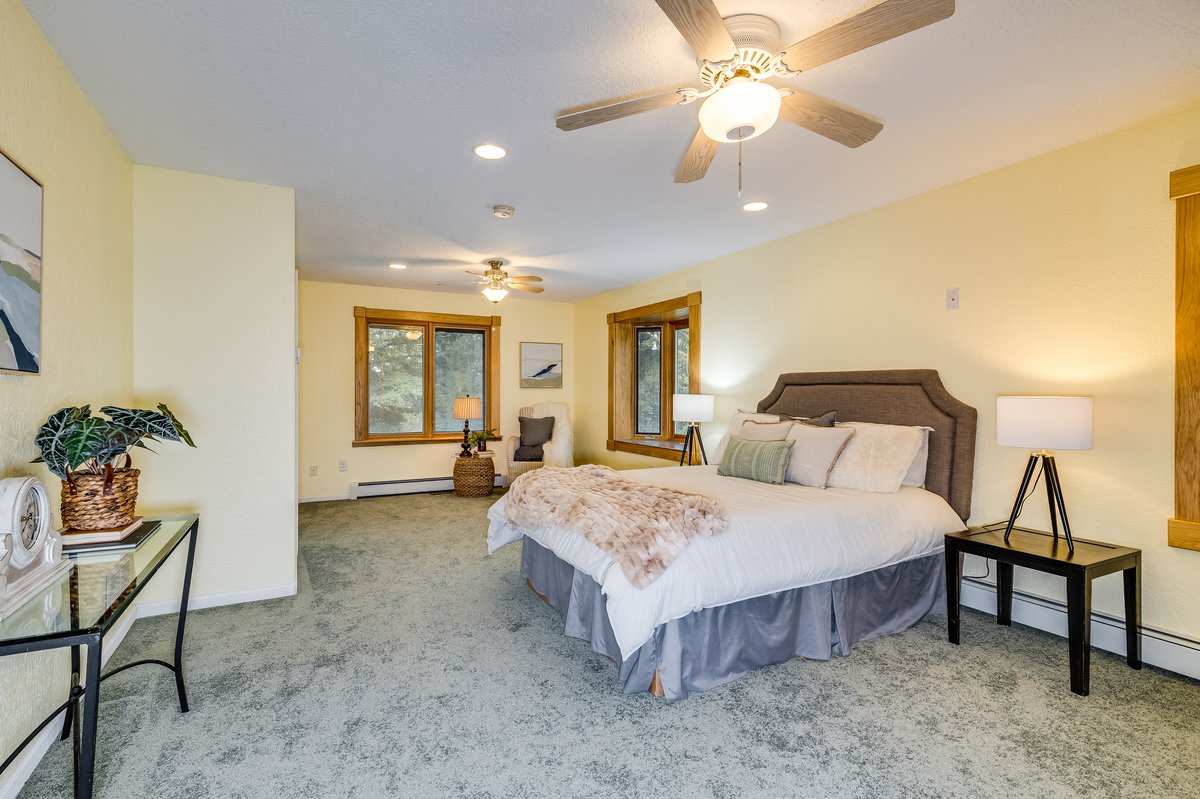 Cheyenne, Wyoming, 82009, United States, 5 Bedrooms Bedrooms, ,3 BathroomsBathrooms,Residential,For Sale,1981305