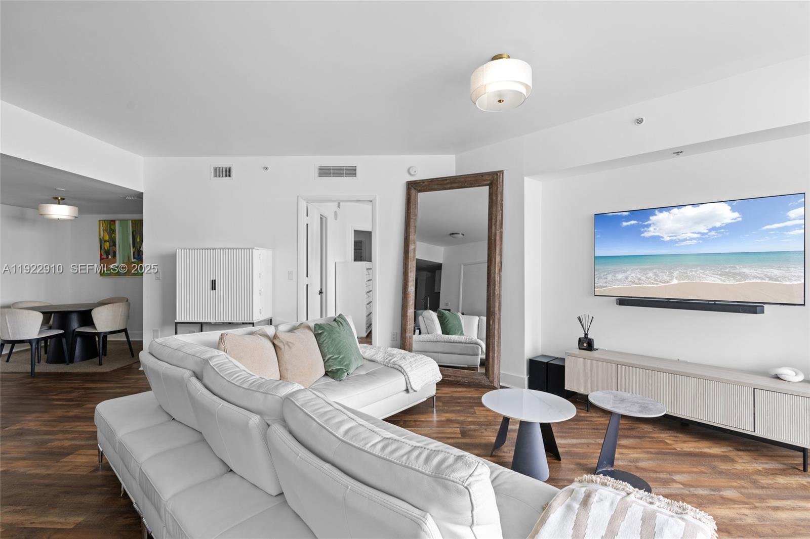 Miami, Florida, 33130, United States, 2 Bedrooms Bedrooms, ,2 BathroomsBathrooms,Residential,For Sale,2000565