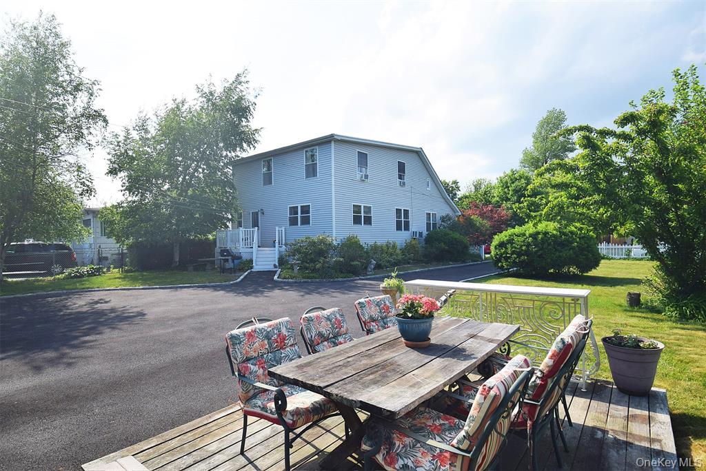 Lindenhurst, New York, 11757, United States, 5 Bedrooms Bedrooms, ,3 BathroomsBathrooms,Residential,For Sale,2049056